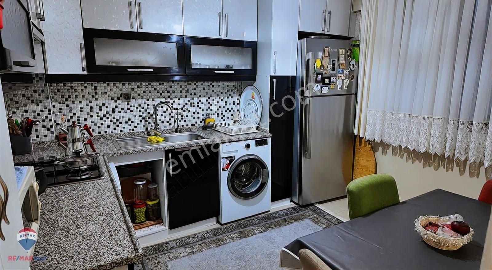 9 Latıfe Hanım'da Masrafsız 3 Katlı Müstakıl Bına - Görsel 3