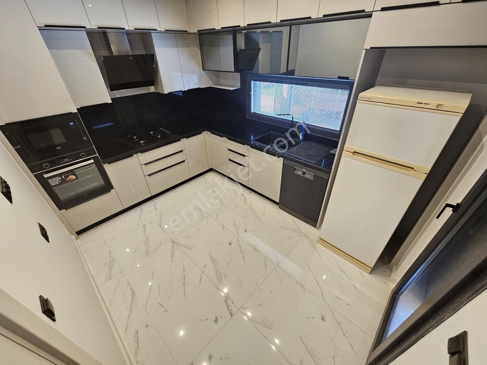 Eu Gayrimenkulden Denize 300 Mt. Havuzlu 3+1 Tek Müstakil Villa - Görsel 34