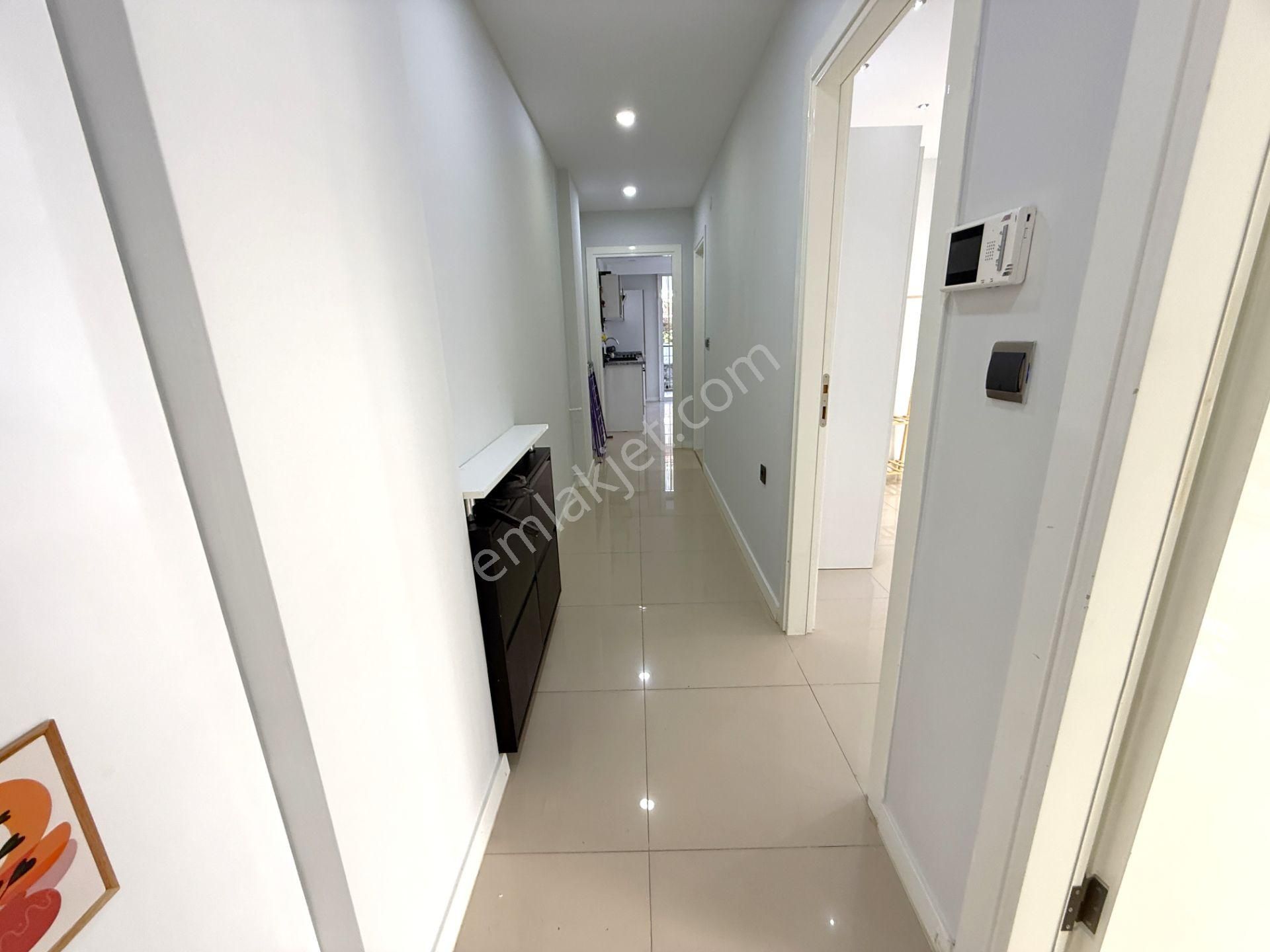 Altınkum Mah. Denize 150 Metre Full Eşyalı 2+1 Ön Cephe Daire - Görsel 19