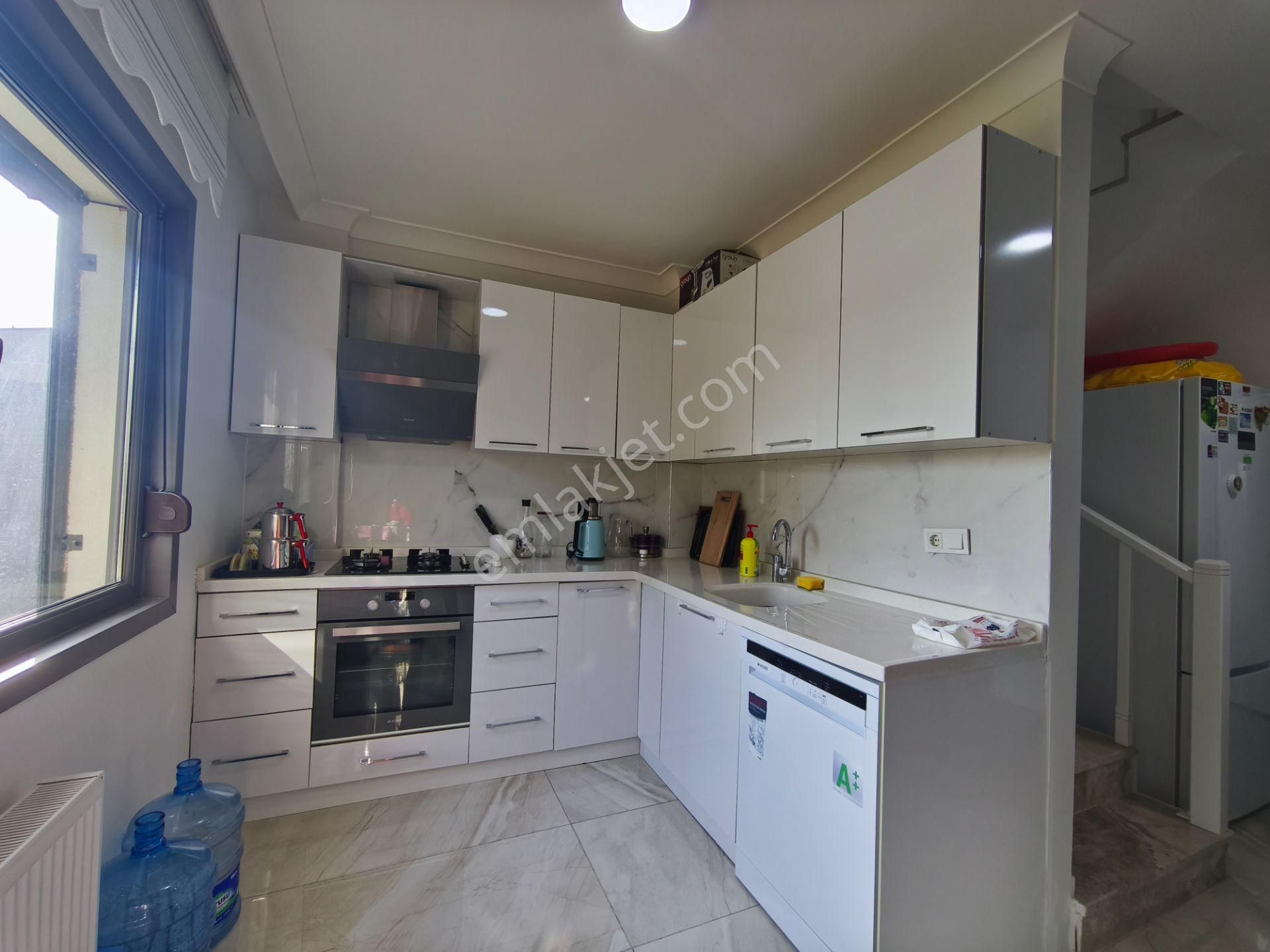 Gömeç Karaağaç’ta Sahile Yakın Havuzlu Sitede Satılık Villa - Görsel 10