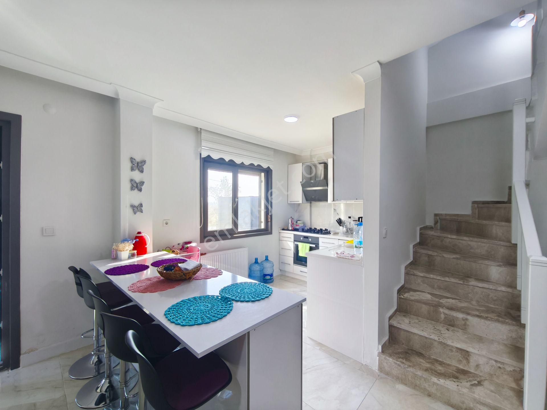 Gömeç Karaağaç’ta Sahile Yakın Havuzlu Sitede Satılık Villa - Görsel 3