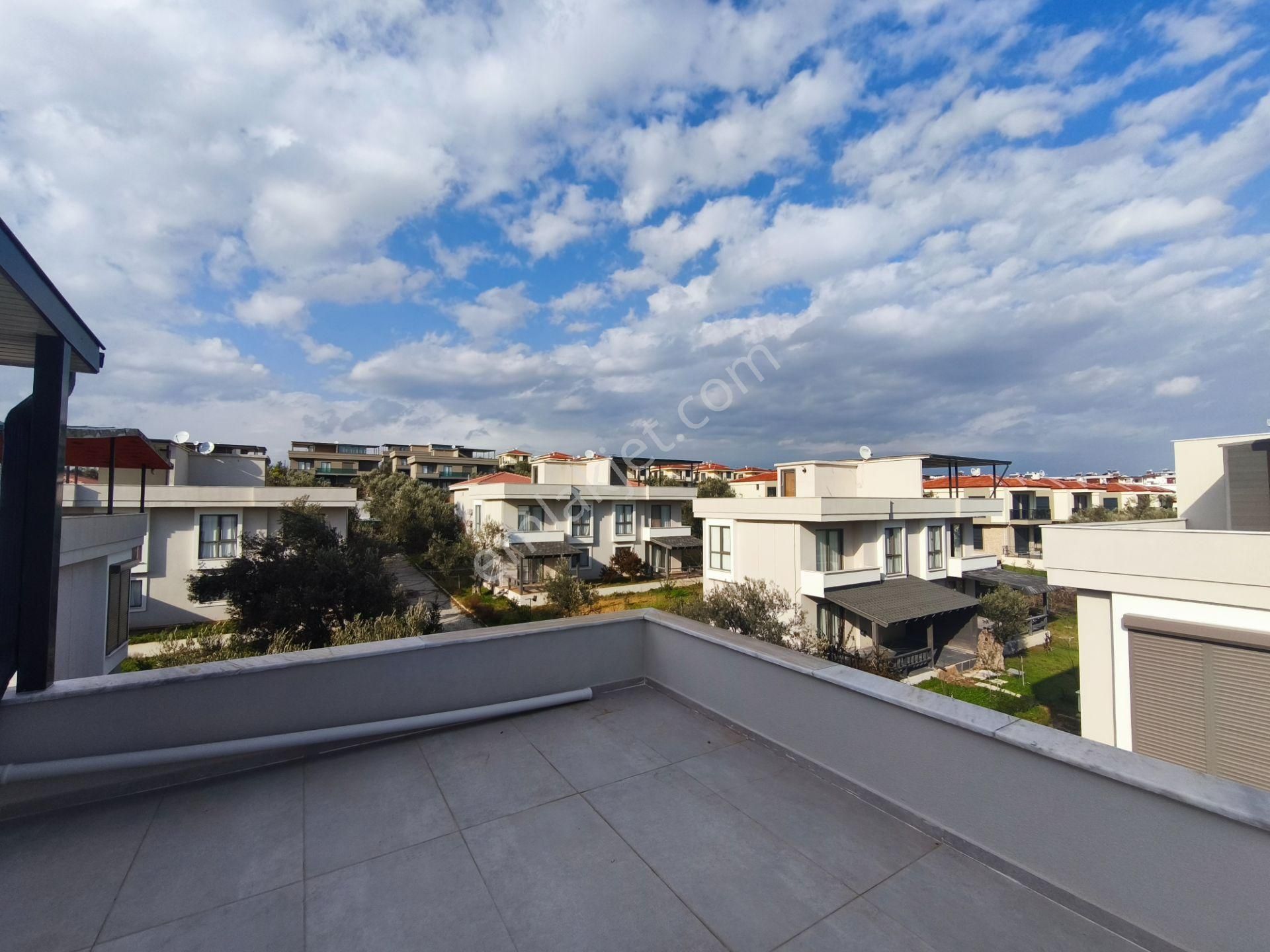 Gömeç Karaağaç’ta Sahile Yakın Havuzlu Sitede Satılık Villa - Görsel 35