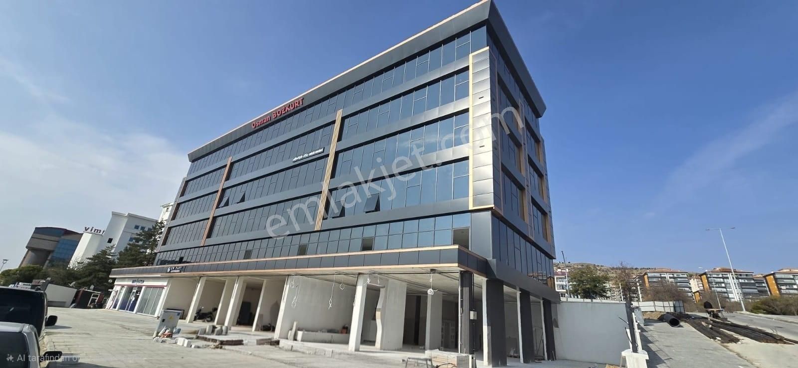 Msyapı Emlaktan Bölgenin En Güzel İş Merkezinde Kiralık Ofis