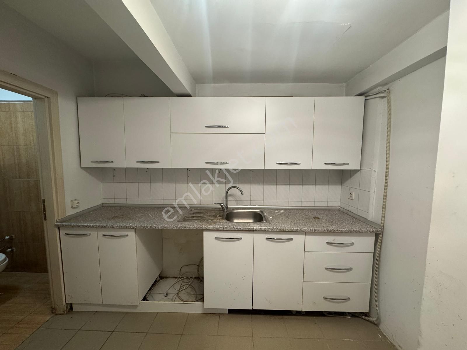 Site İçerisinde Kullanışlı 1+1 Kiralık Ofis - Görsel 13