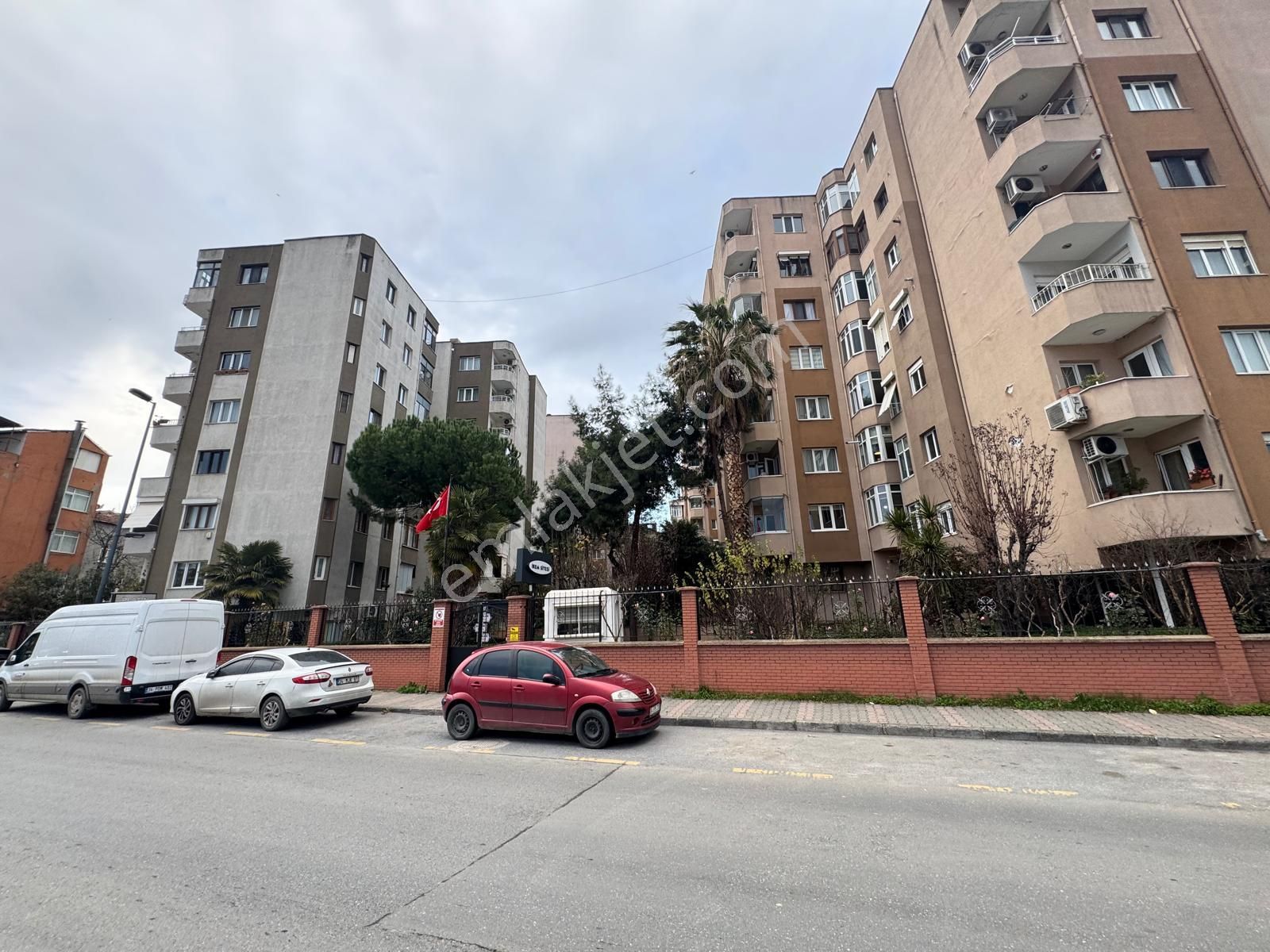 Site İçerisinde Kullanışlı 1+1 Kiralık Ofis - Görsel 17