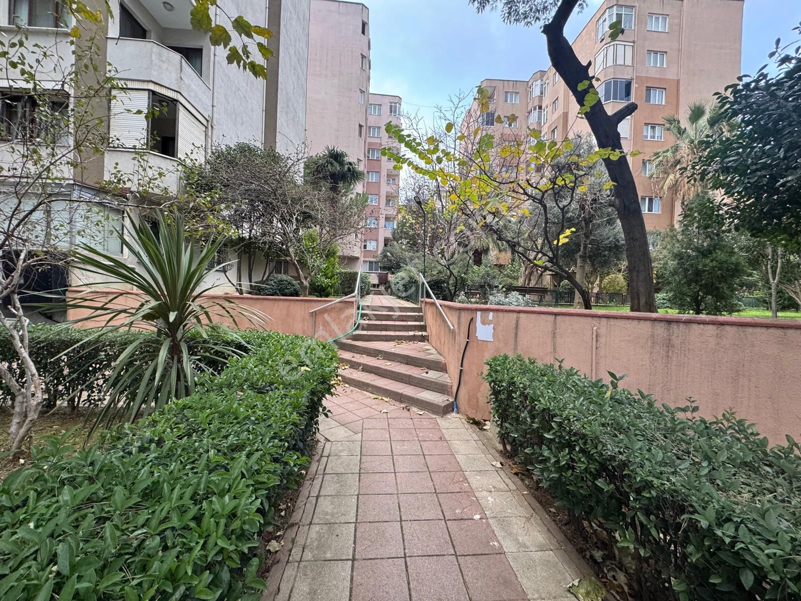 Site İçerisinde Kullanışlı 1+1 Kiralık Ofis - Görsel 25