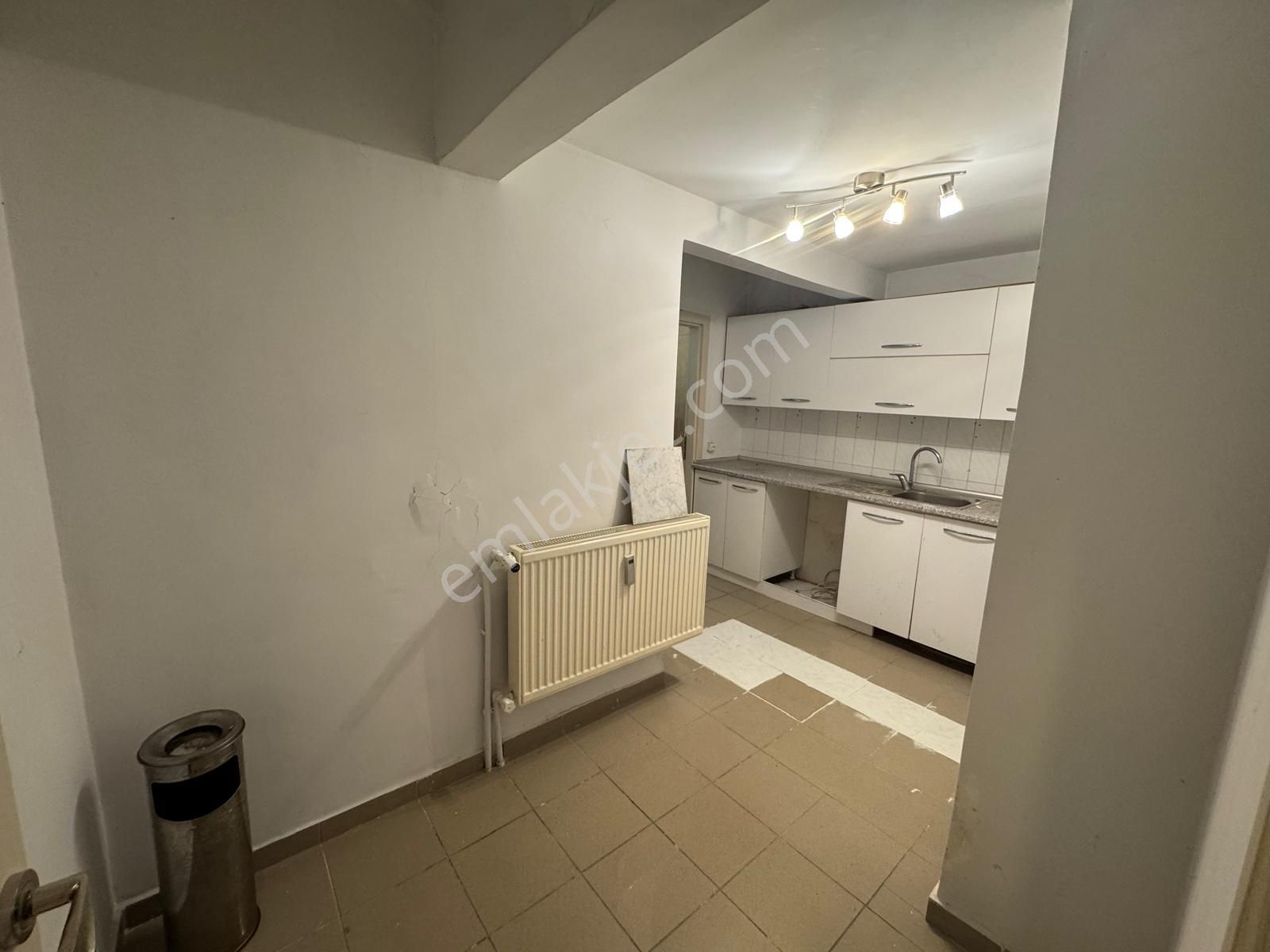 Site İçerisinde Kullanışlı 1+1 Kiralık Ofis - Görsel 14