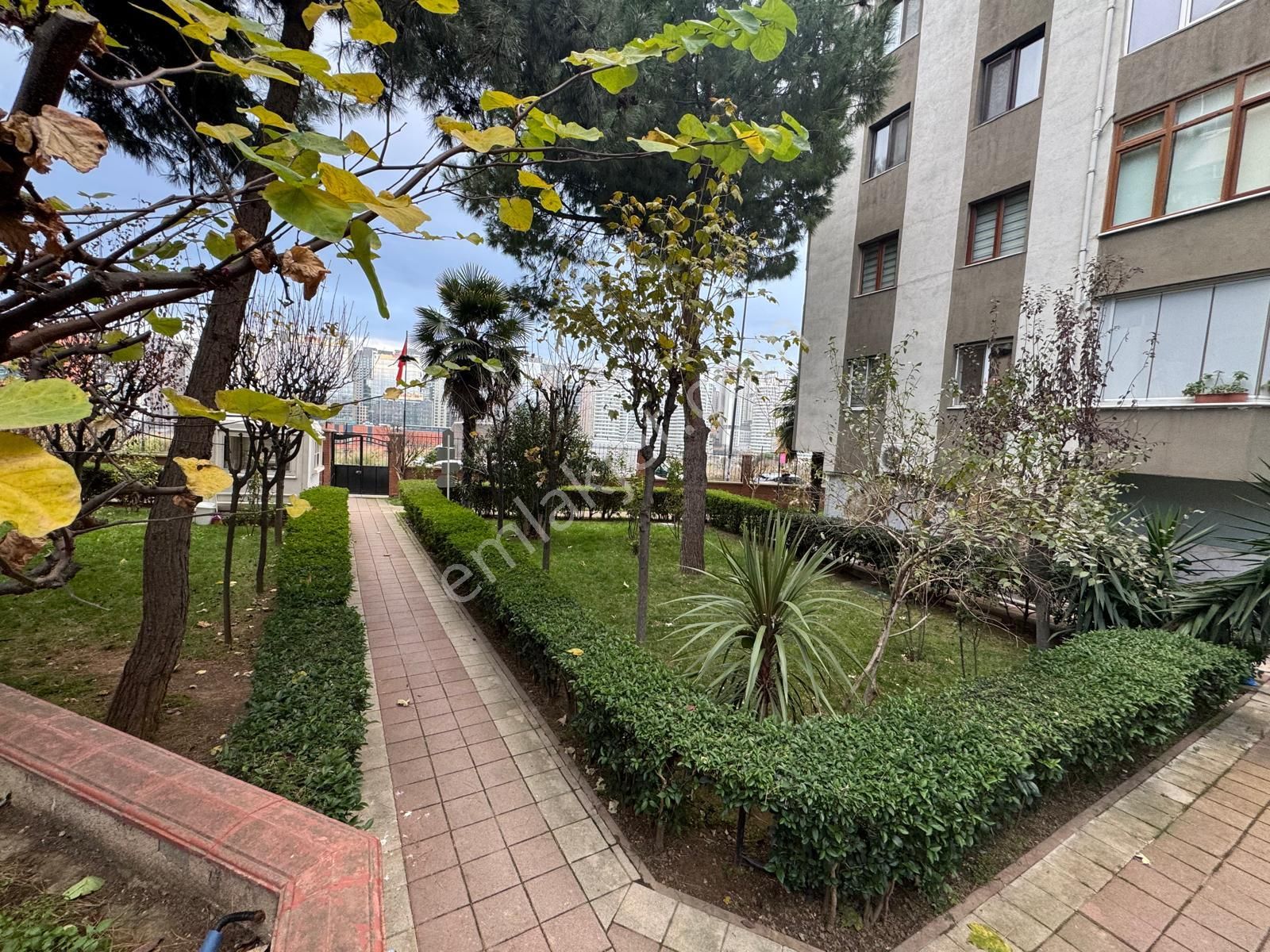 Site İçerisinde Kullanışlı 1+1 Kiralık Ofis - Görsel 28