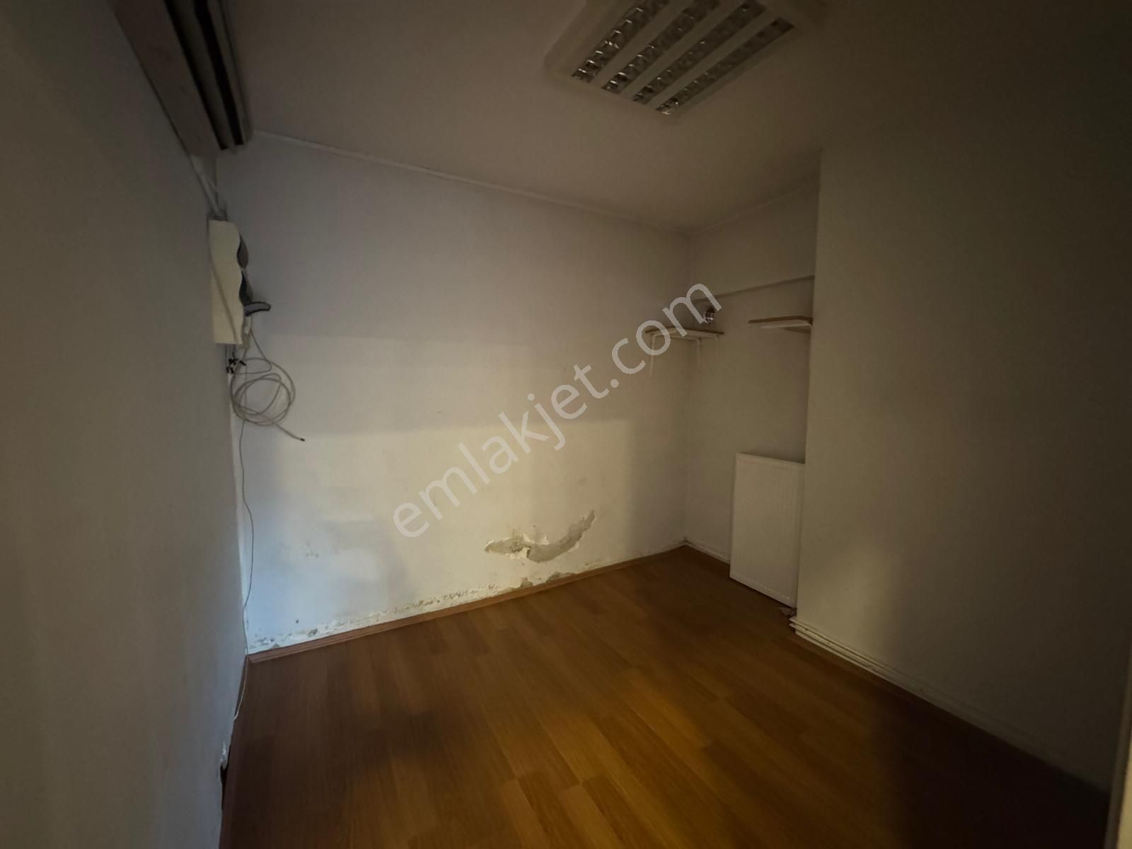 Site İçerisinde Kullanışlı 1+1 Kiralık Ofis - Görsel 11