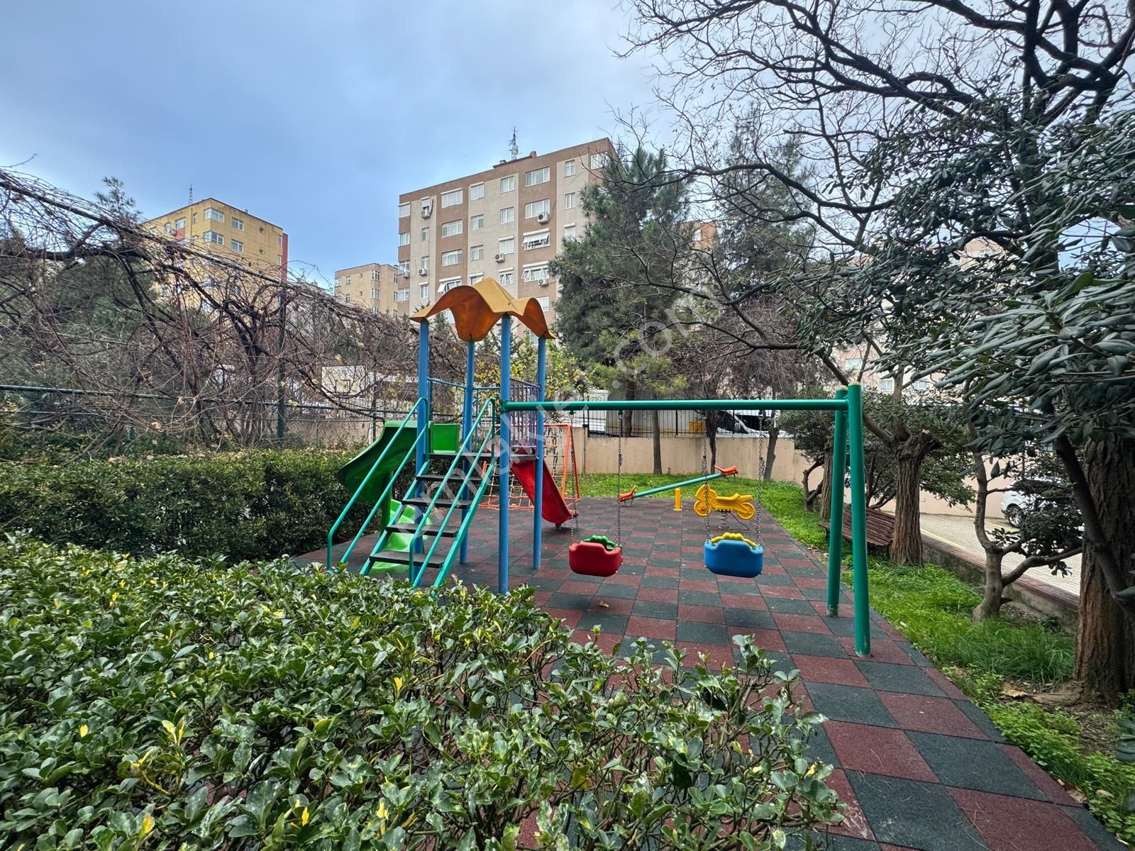 Site İçerisinde Kullanışlı 1+1 Kiralık Ofis - Görsel 24