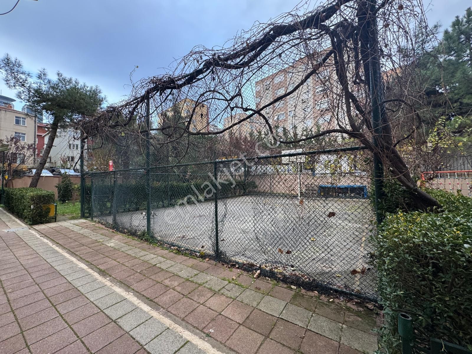 Site İçerisinde Kullanışlı 1+1 Kiralık Ofis - Görsel 22