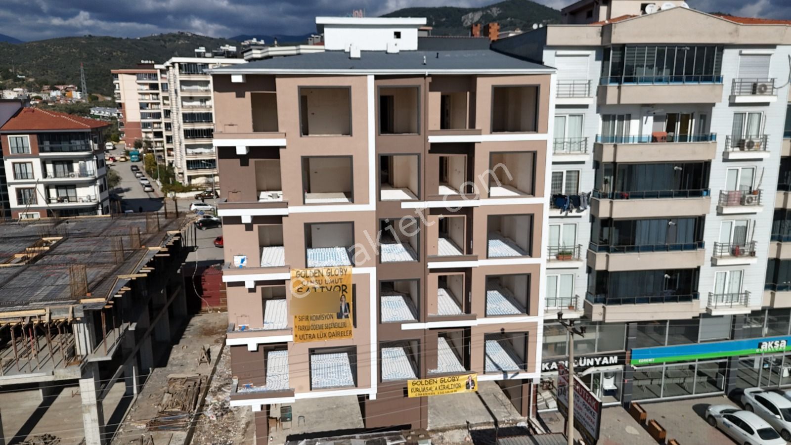 Golden Globy, Edremit Kadıköy'de İzmir-çanakkale Yolunda Ön Cephe Satılık Lüks 2+1 Daireler - Görsel 5