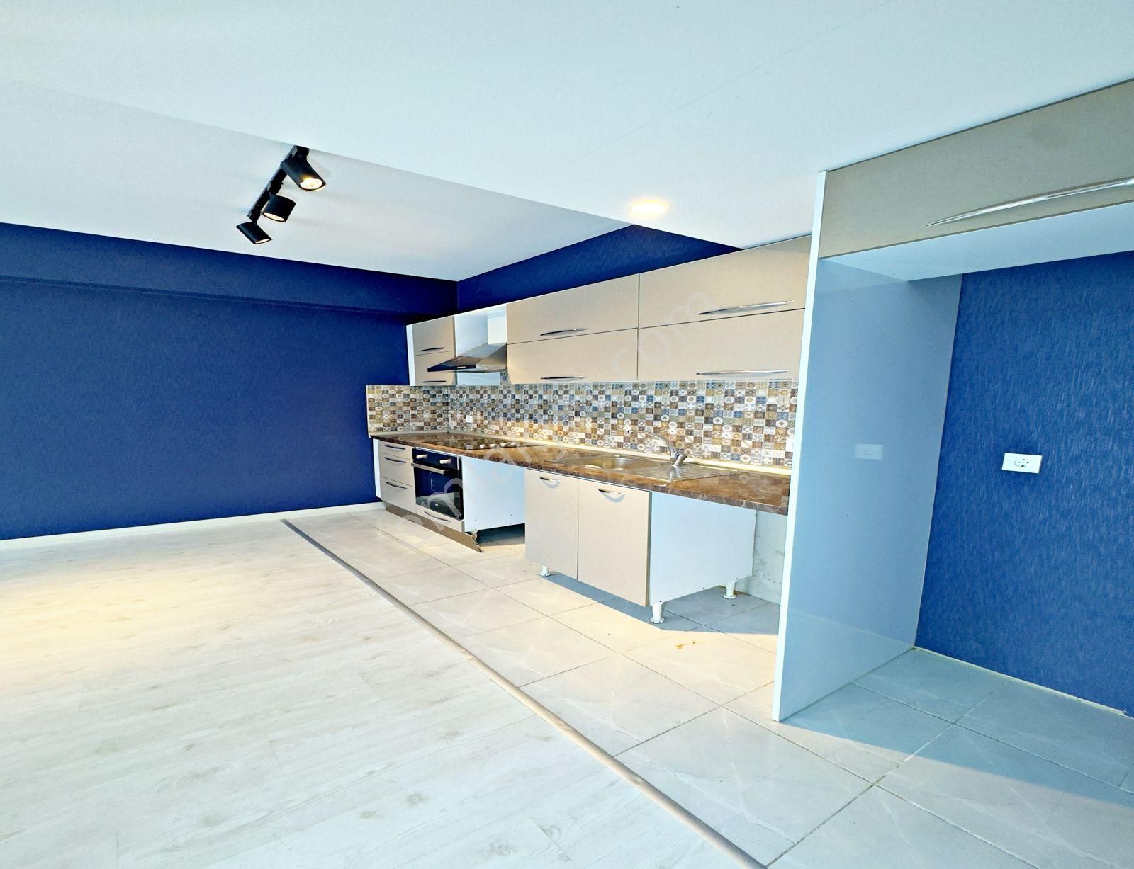 Metrobüse Yürüme Mesafesi Teraslı 2+1 Siteiçi Daire - Görsel 14