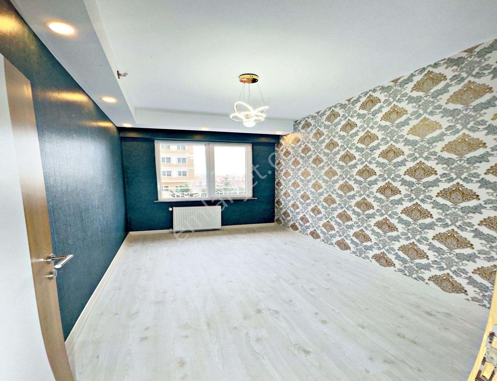 Metrobüse Yürüme Mesafesi Teraslı 2+1 Siteiçi Daire - Görsel 9