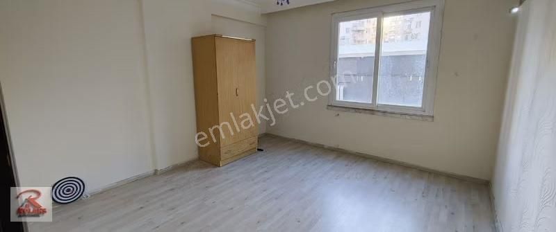 Menderes Mahallesi Ultra Geniş Kiralık 3+1 Bağımsız Mutfak - Görsel 3