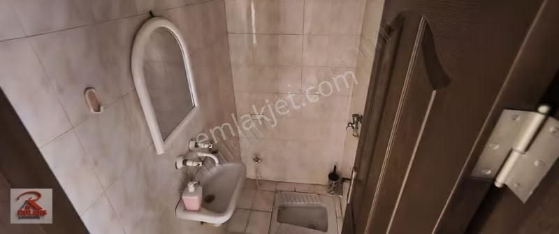 Menderes Mahallesi Ultra Geniş Kiralık 3+1 Bağımsız Mutfak - Görsel 9