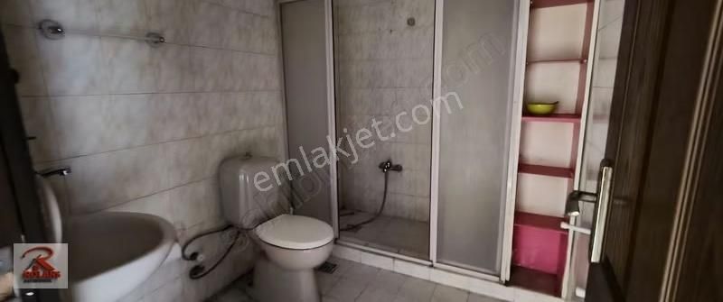 Menderes Mahallesi Ultra Geniş Kiralık 3+1 Bağımsız Mutfak - Görsel 13