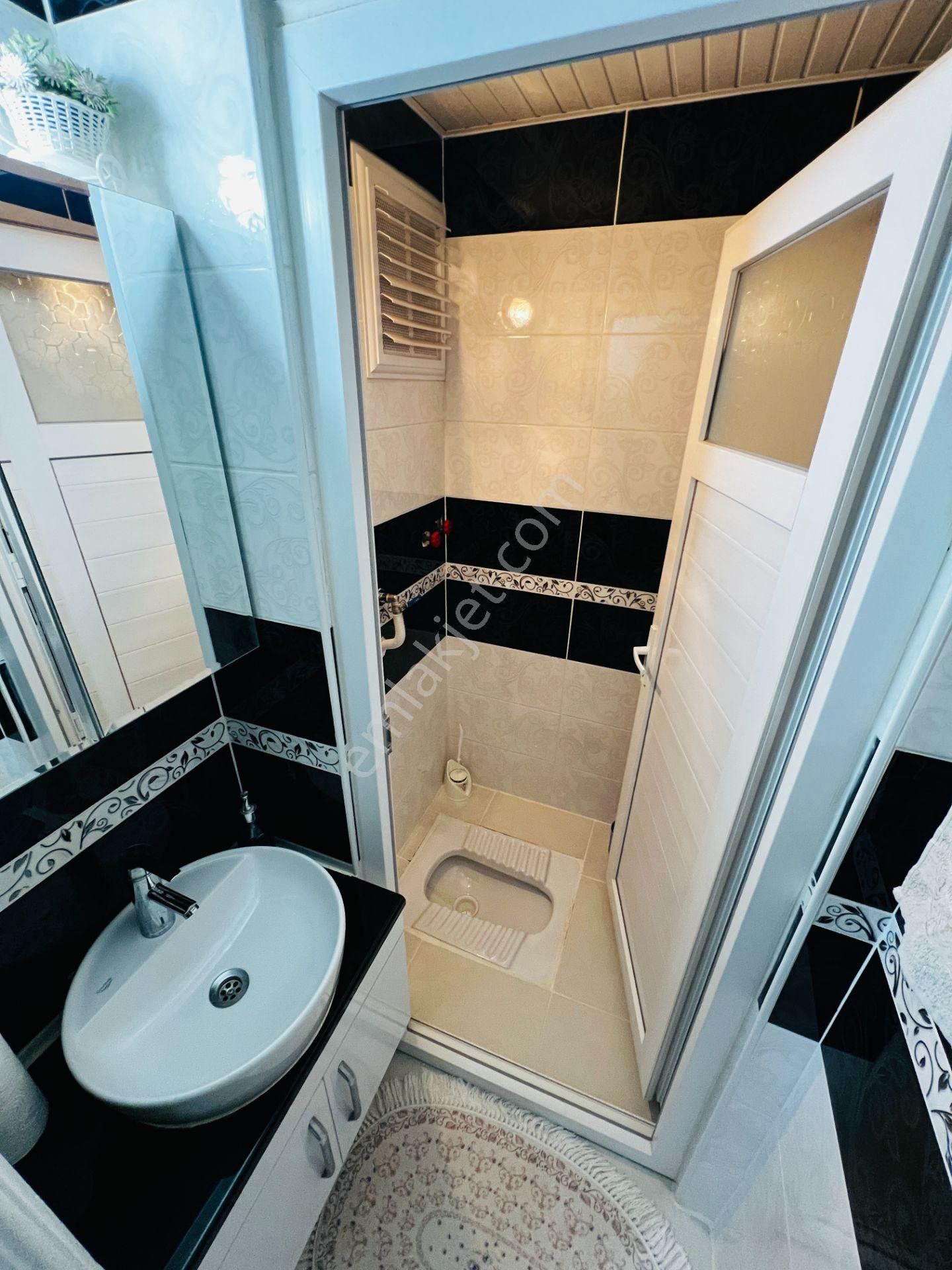 İçi Lüks Yapılı Ayrı Mutfaklı Geniş 2+1 Daire - Görsel 16