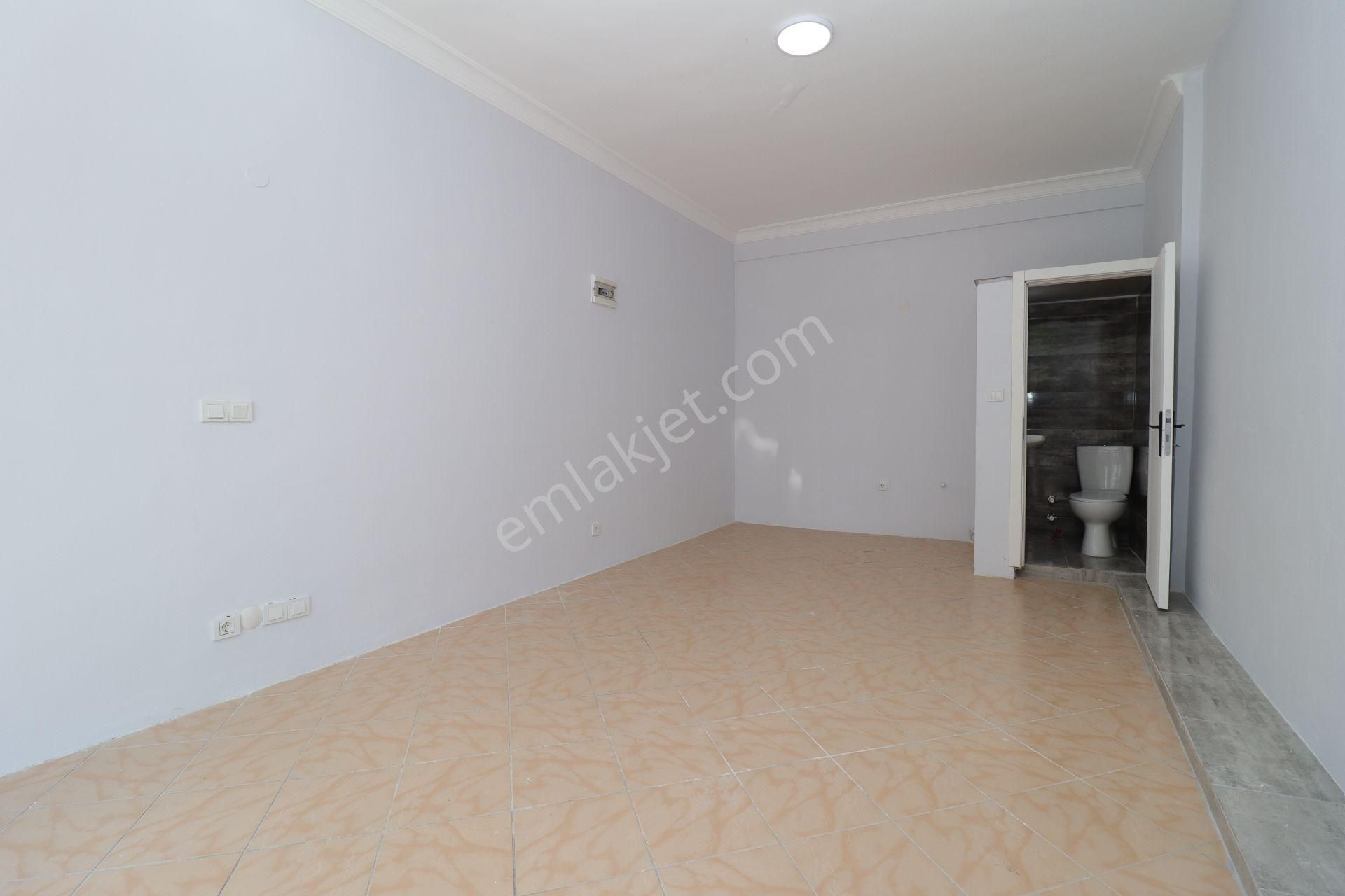 Akif'ten Topçu'da 1521. Cadde Üzerinde 20 M2 Satılık İşyeri/büro - Görsel 3