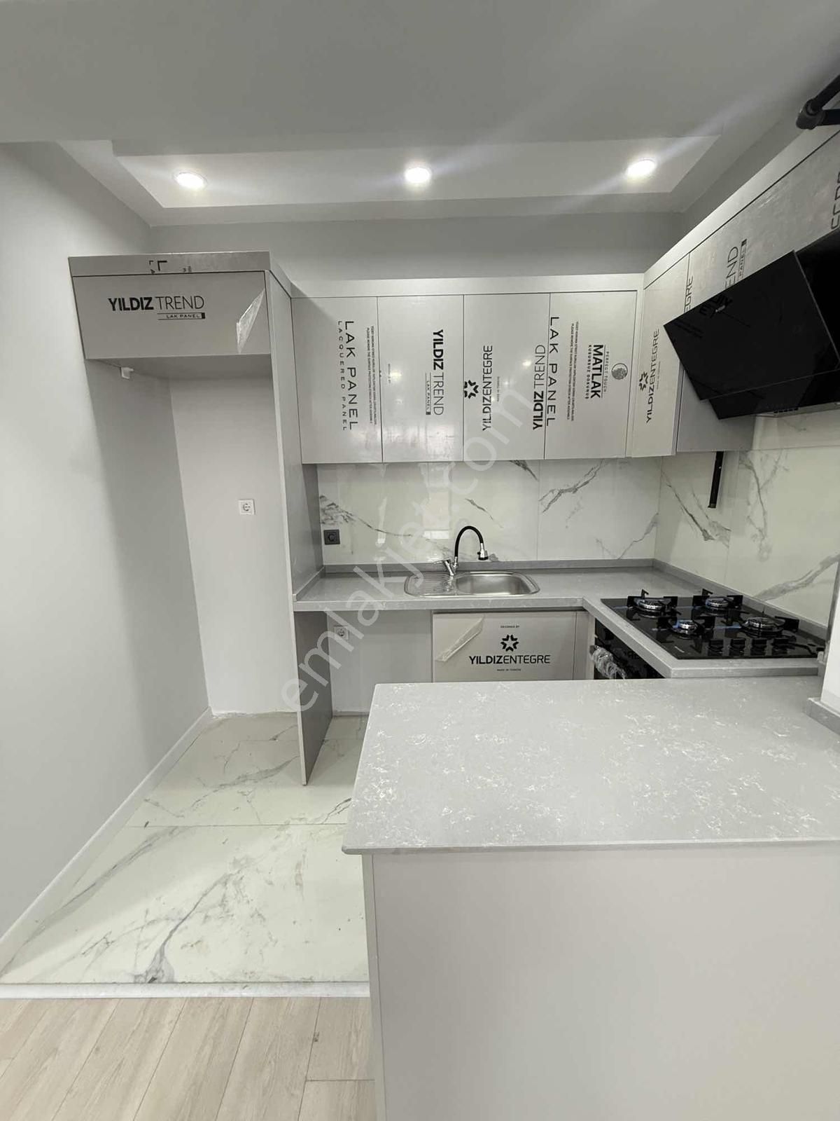 Akkaya İnşaattan Rumelide Y.ısıtmalı, K.balkonlu Kiralık 1+1 - Görsel 15