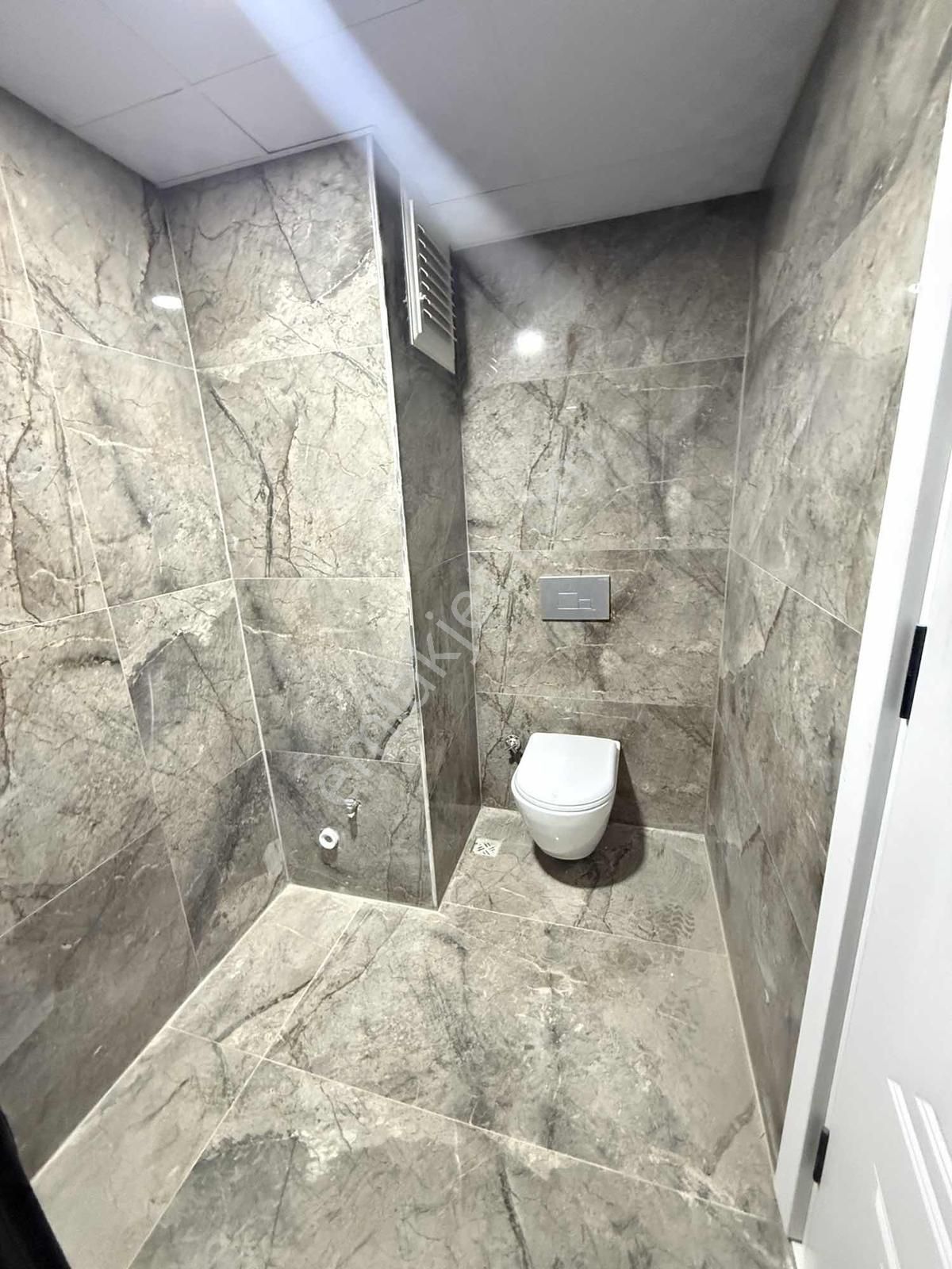 Akkaya İnşaattan Rumelide Y.ısıtmalı, K.balkonlu Kiralık 1+1 - Görsel 11