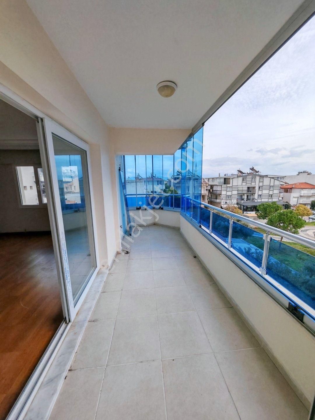 Didim Merkezde Satılık 3+1 Ayrı Mutfak Arakat Geniş Daire - Görsel 4