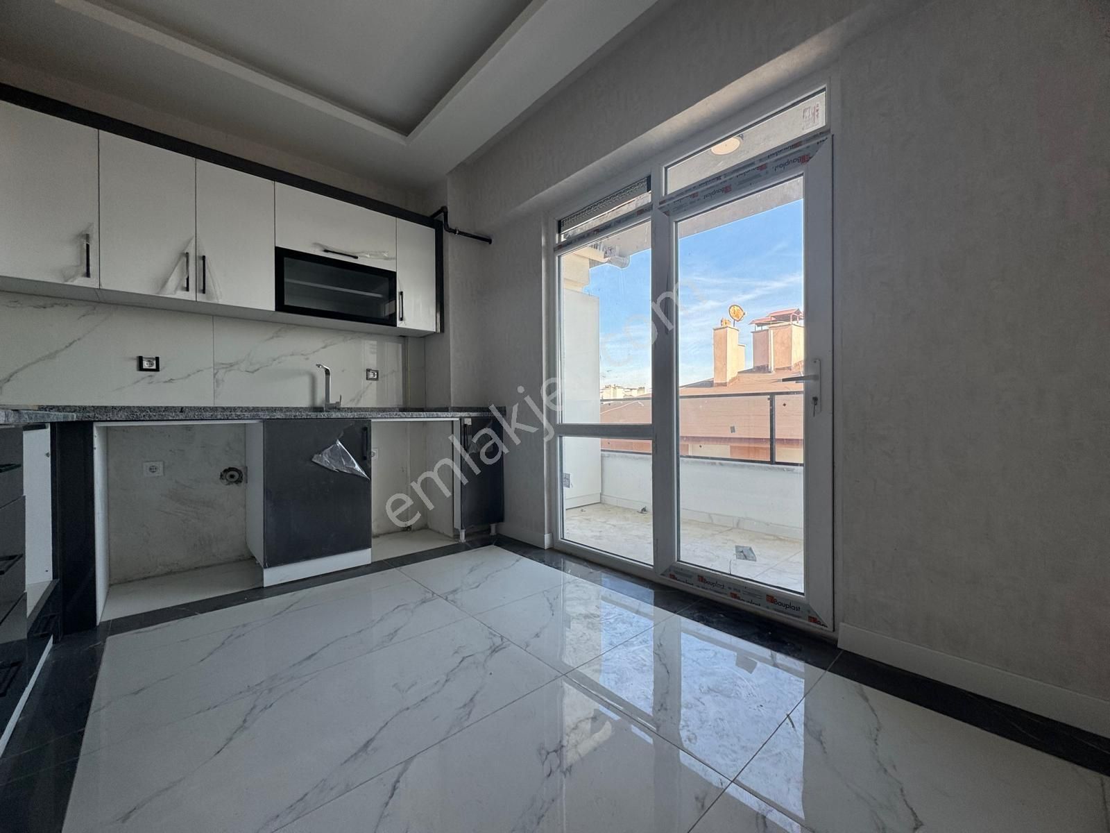 Erenlerde Yeni Binada Fırsat Fiyatlı 3+1 Ara Kat ! - Görsel 6