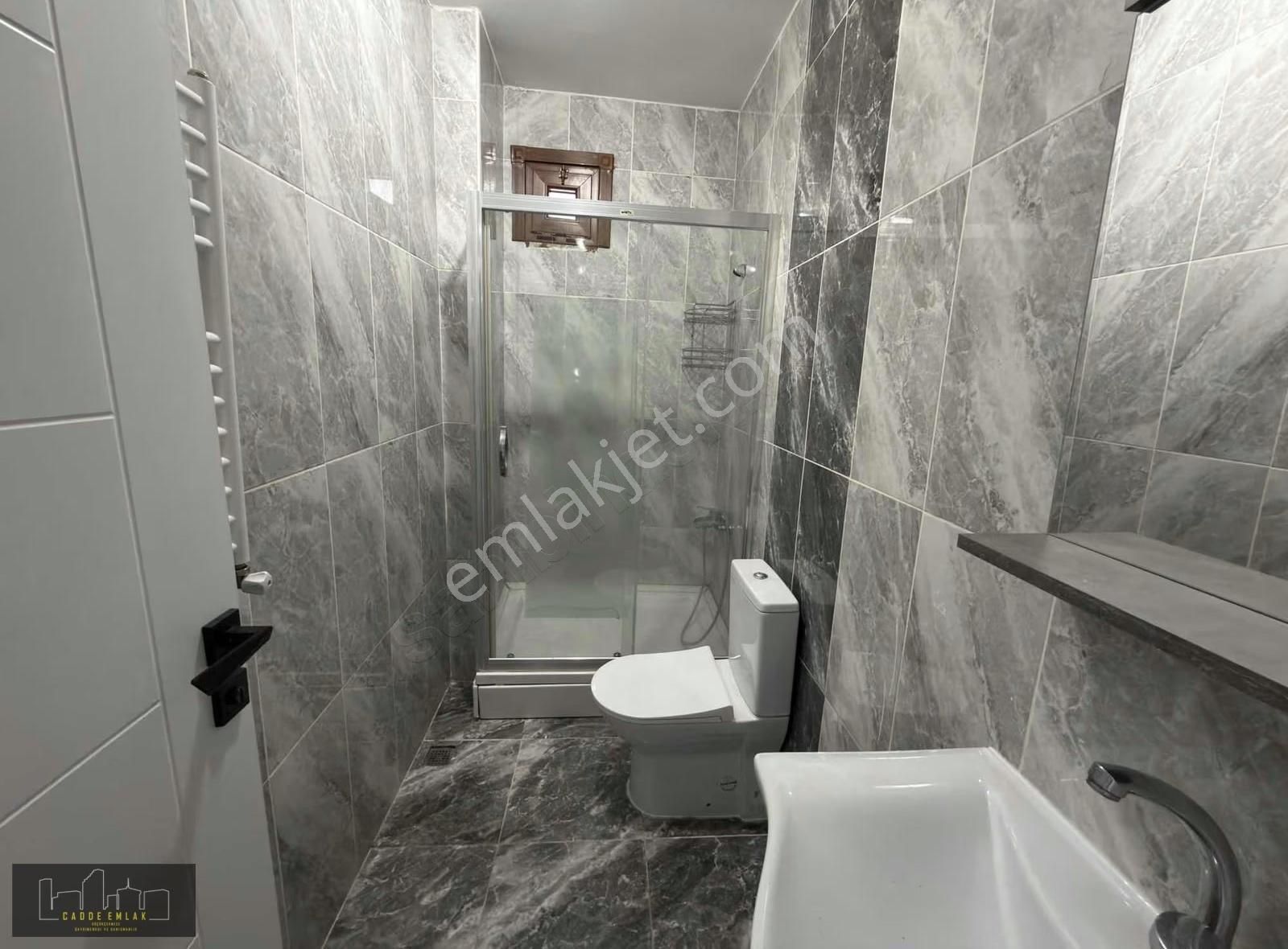 Cadde Emlak Gültepe Mah Yeni Bina Cadde Üzeri 2+1 Bahçe Katı - Görsel 2