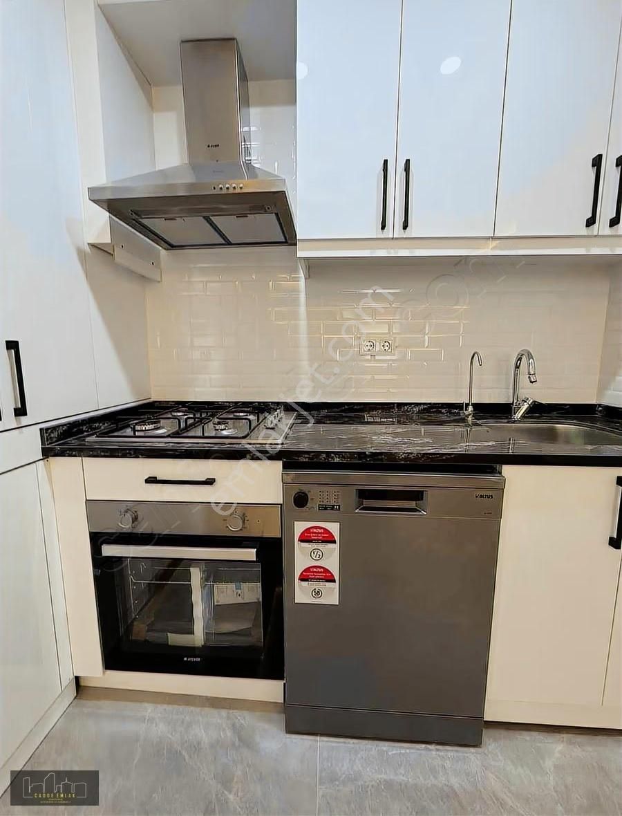 Cadde Emlak Tepeüstü 4 Tarafı Açık Ferah Sıfır 1+1 Bahçe Katı - Görsel 21