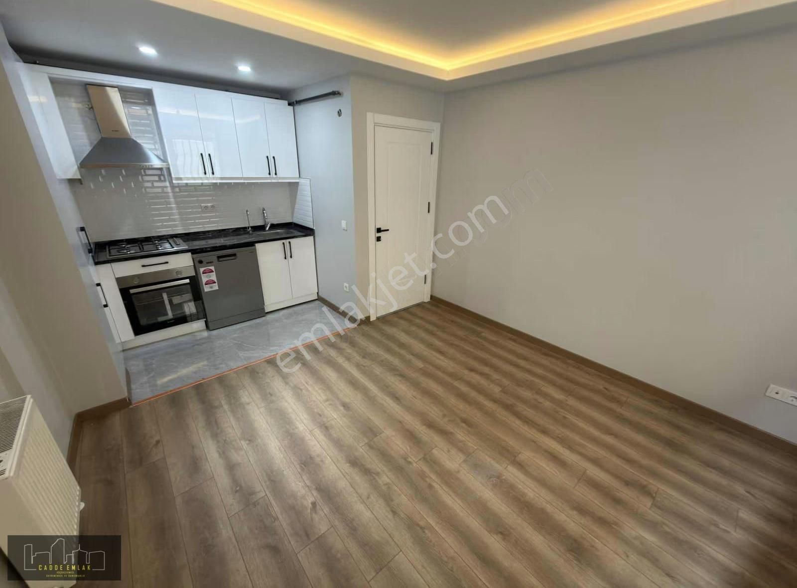 Cadde Emlak Tepeüstü 4 Tarafı Açık Ferah Sıfır 1+1 Bahçe Katı - Görsel 24