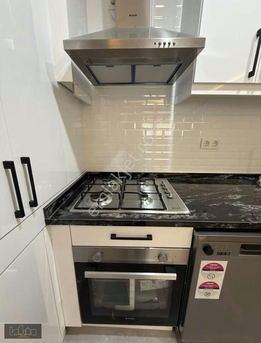 Cadde Emlak Tepeüstü 4 Tarafı Açık Ferah Sıfır 1+1 Bahçe Katı - Görsel 23