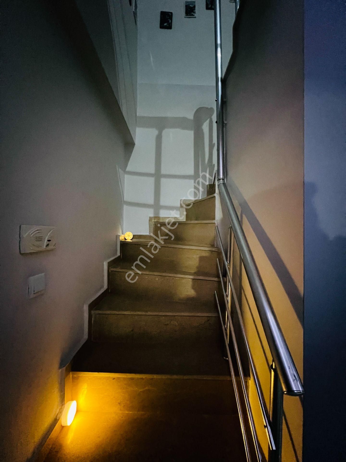 Her Detayı Özenle Yapılmış Çok Kullanışlı K.teraslı Lüks Dubleks - Görsel 19