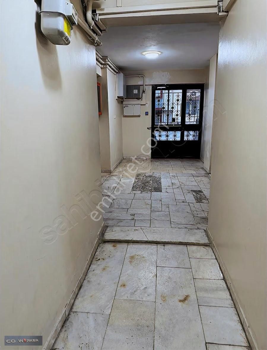 Metroya Yürüyüş Mesafesinde, Balkonlu Ve Asansörlü Ferah 2+1 - Görsel 9