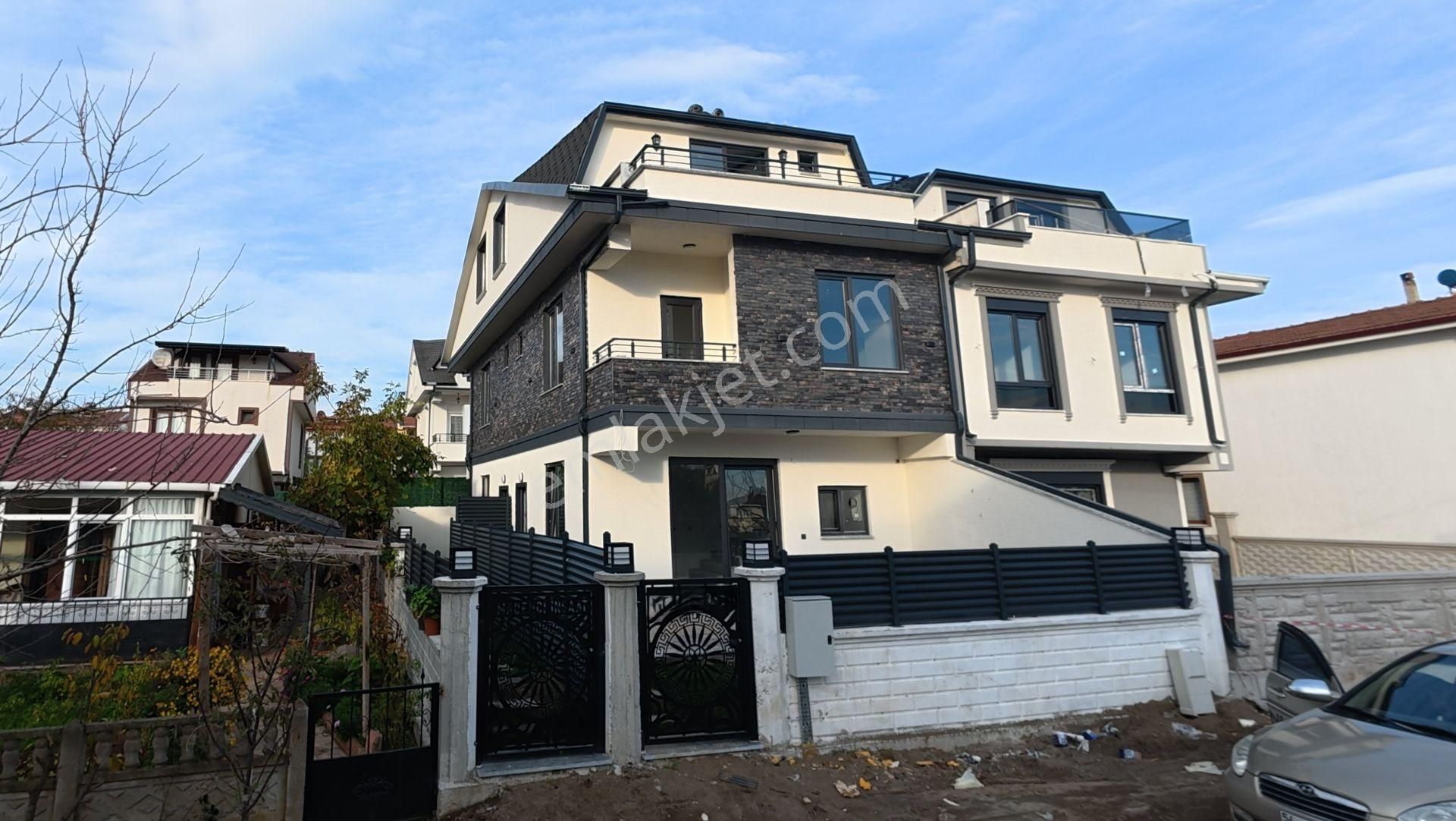 Kocaali’de Satılık 3+1 Villa Sıfır Ve Modern Mimari