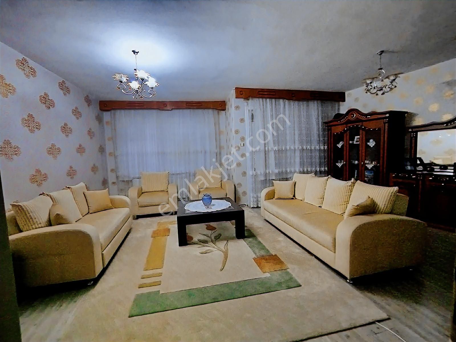 Fatih Işıklar Mahallesinde 4+1 Arakat İçi Yapılı Daire