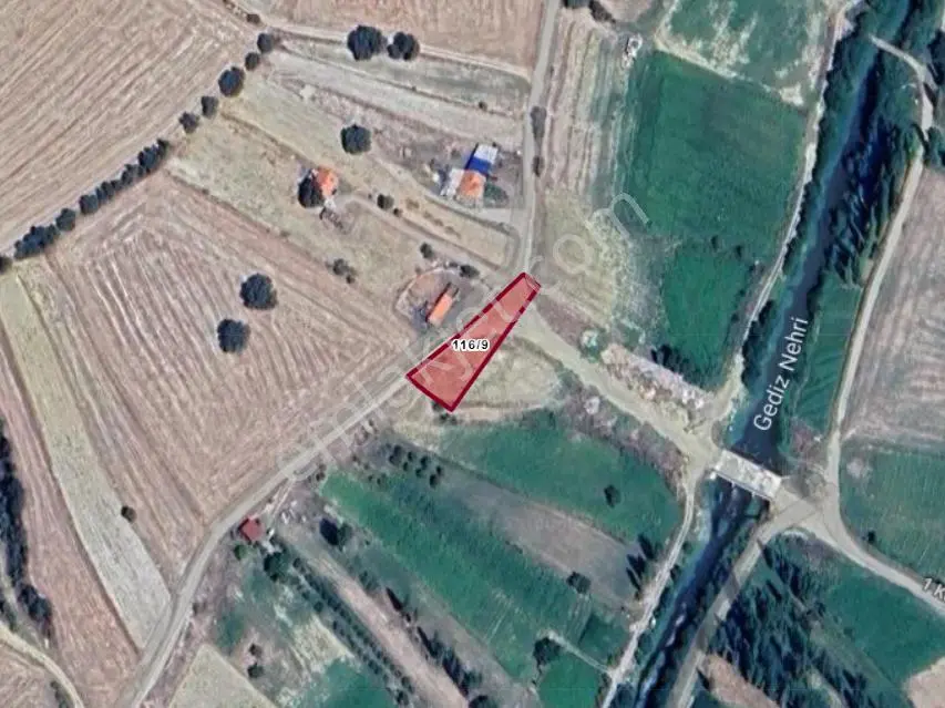 Kütahya Gediz Gölcük Köyünde 604 M² Tarla Satılıktır