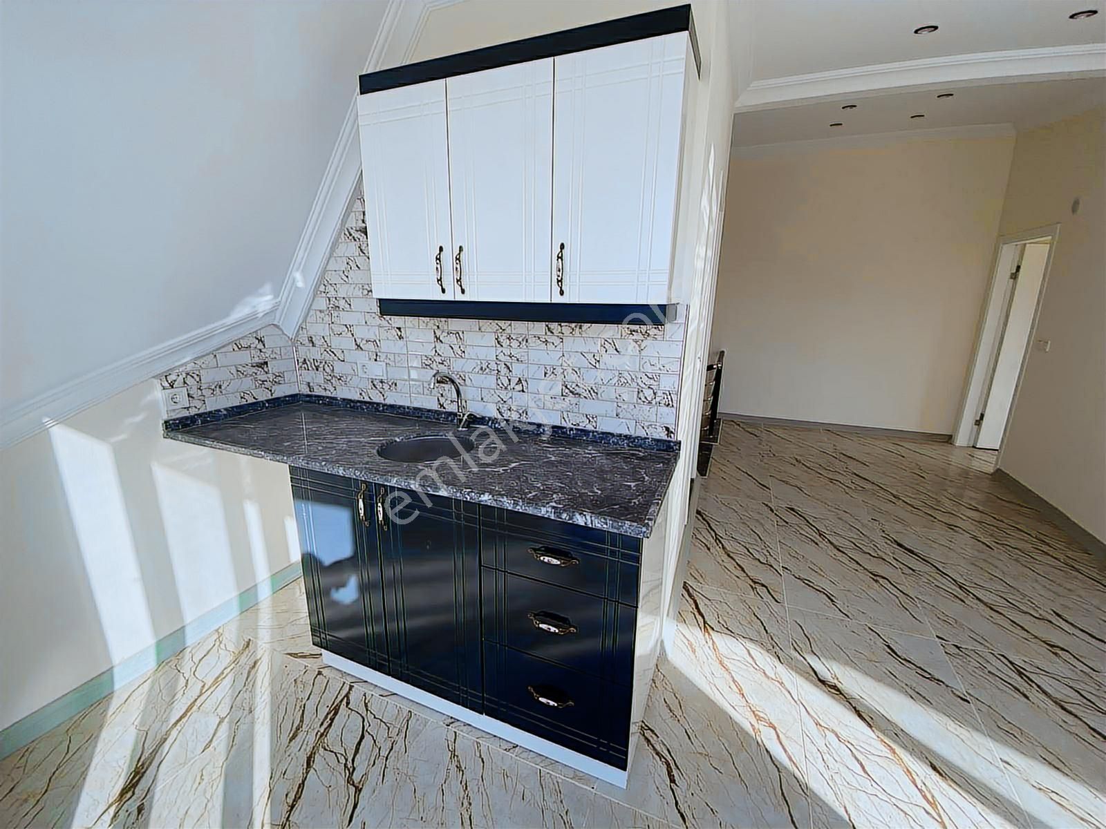 Kocaali Plajında Müstakil Havuzlu Tripleks - Görsel 15