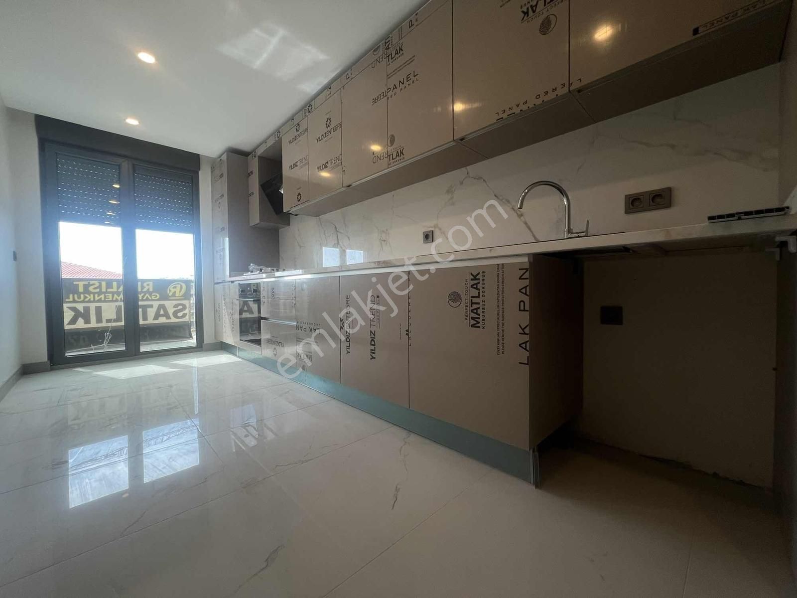 Çengelköy Vera Sitesinde Ferah Önü Açık 135 M² 3+1 Daire - Görsel 12