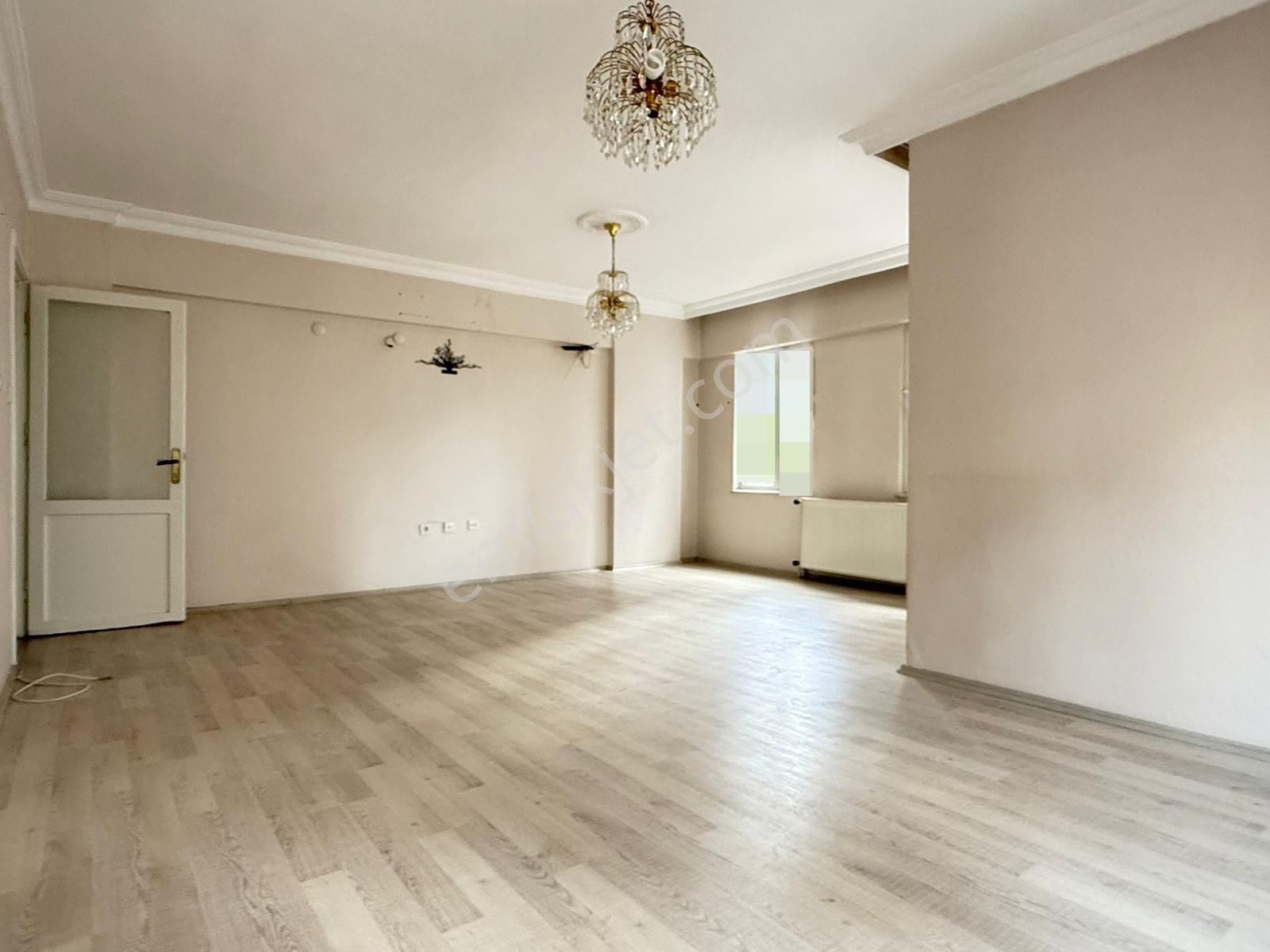 Binyapı'dan Fesleğende 170m2 3+1 Ara Kat Fırsat Daire ! - Görsel 17