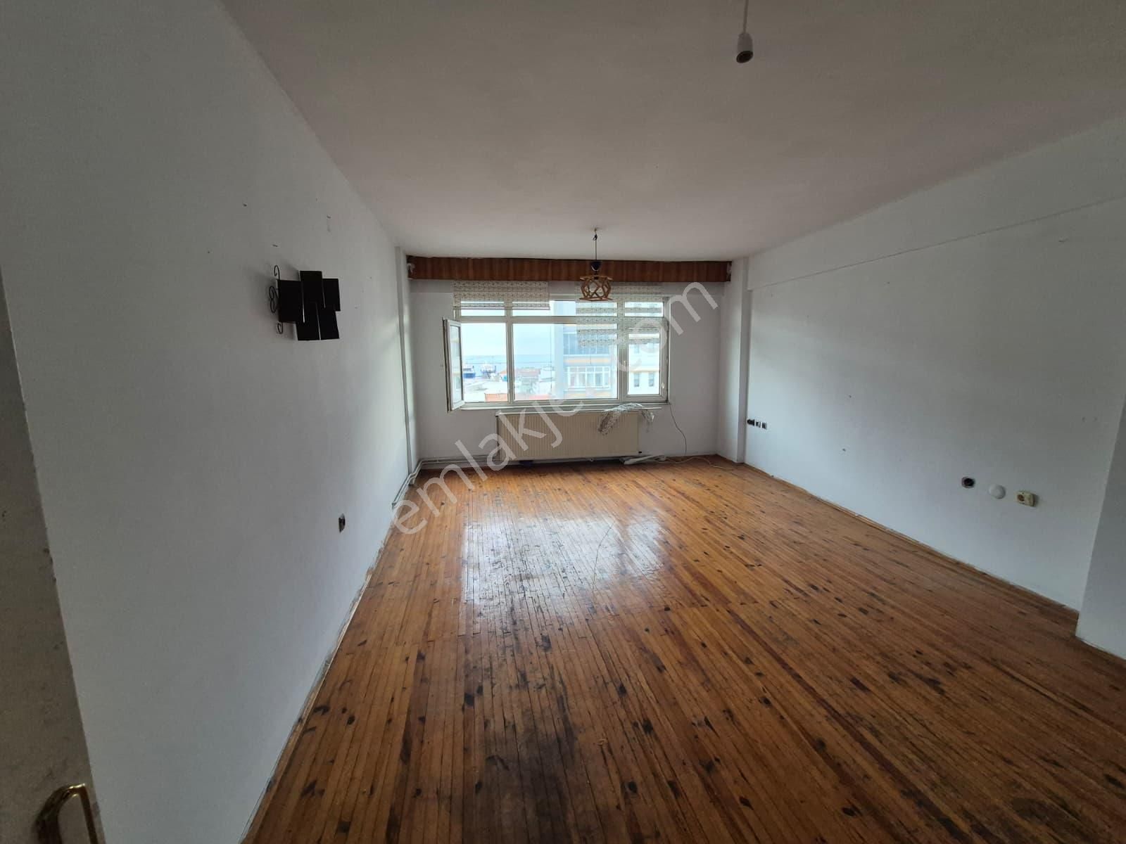 100. Yıl Bulvarında Deniz Manzaralı Asansörlü Ara Kat Daire - Görsel 11