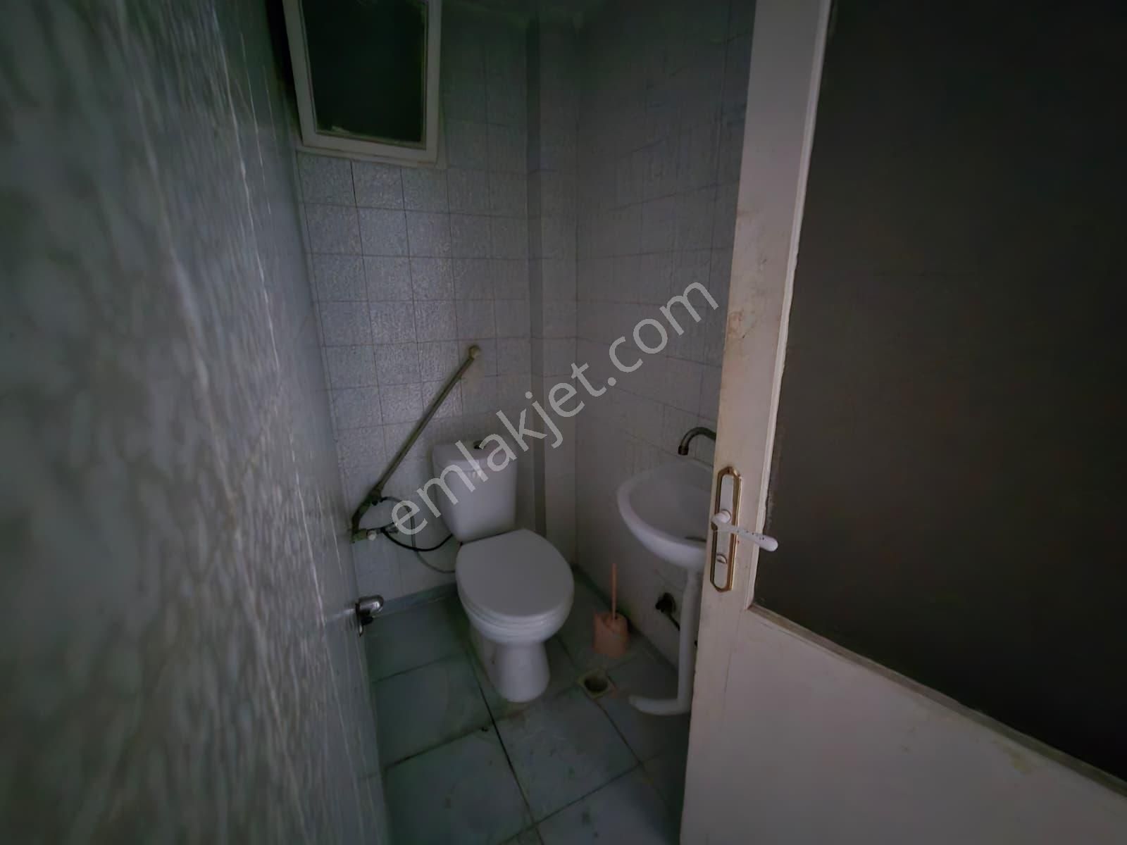 100. Yıl Bulvarında Deniz Manzaralı Asansörlü Ara Kat Daire - Görsel 4