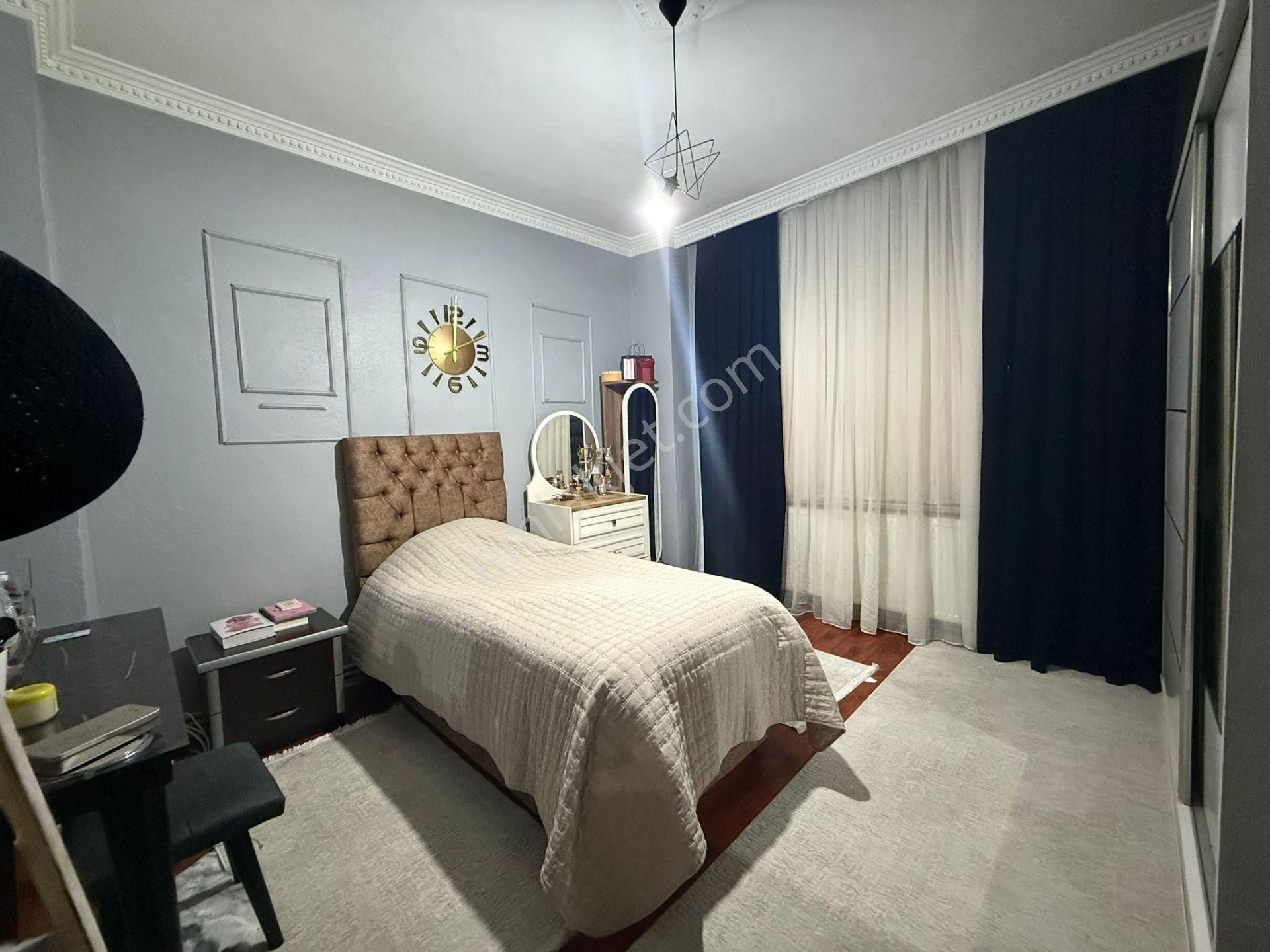 Satılık 4+1 Merkezi Konumlu Metro Ve Belediye Yanı 150m2 Dubleks Müstakil Ev - Görsel 5