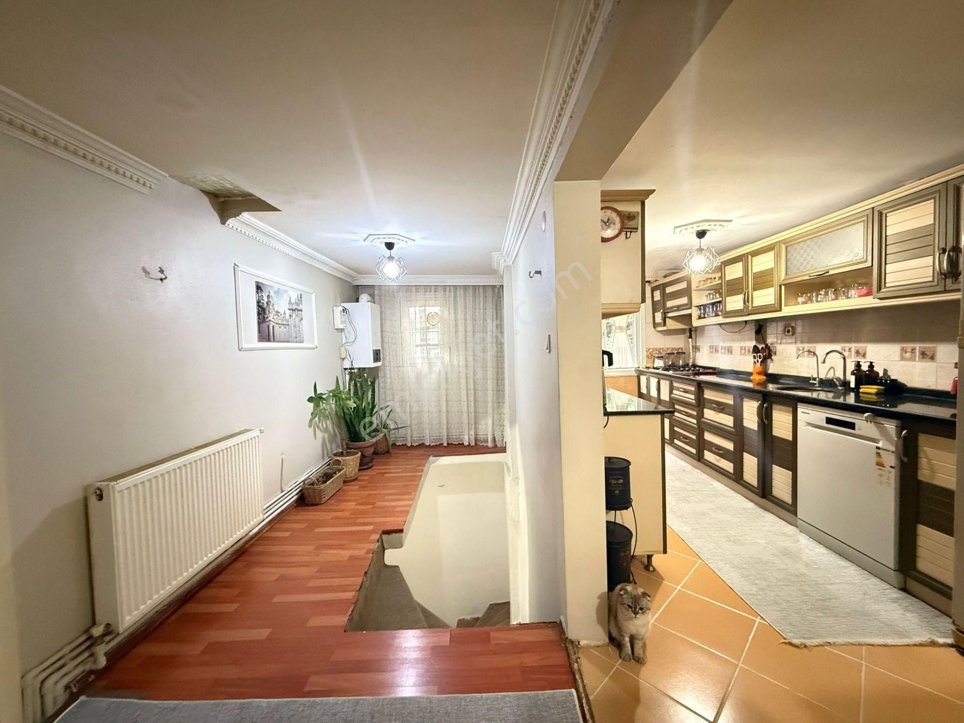 Satılık 4+1 Merkezi Konumlu Metro Ve Belediye Yanı 150m2 Dubleks Müstakil Ev - Görsel 17