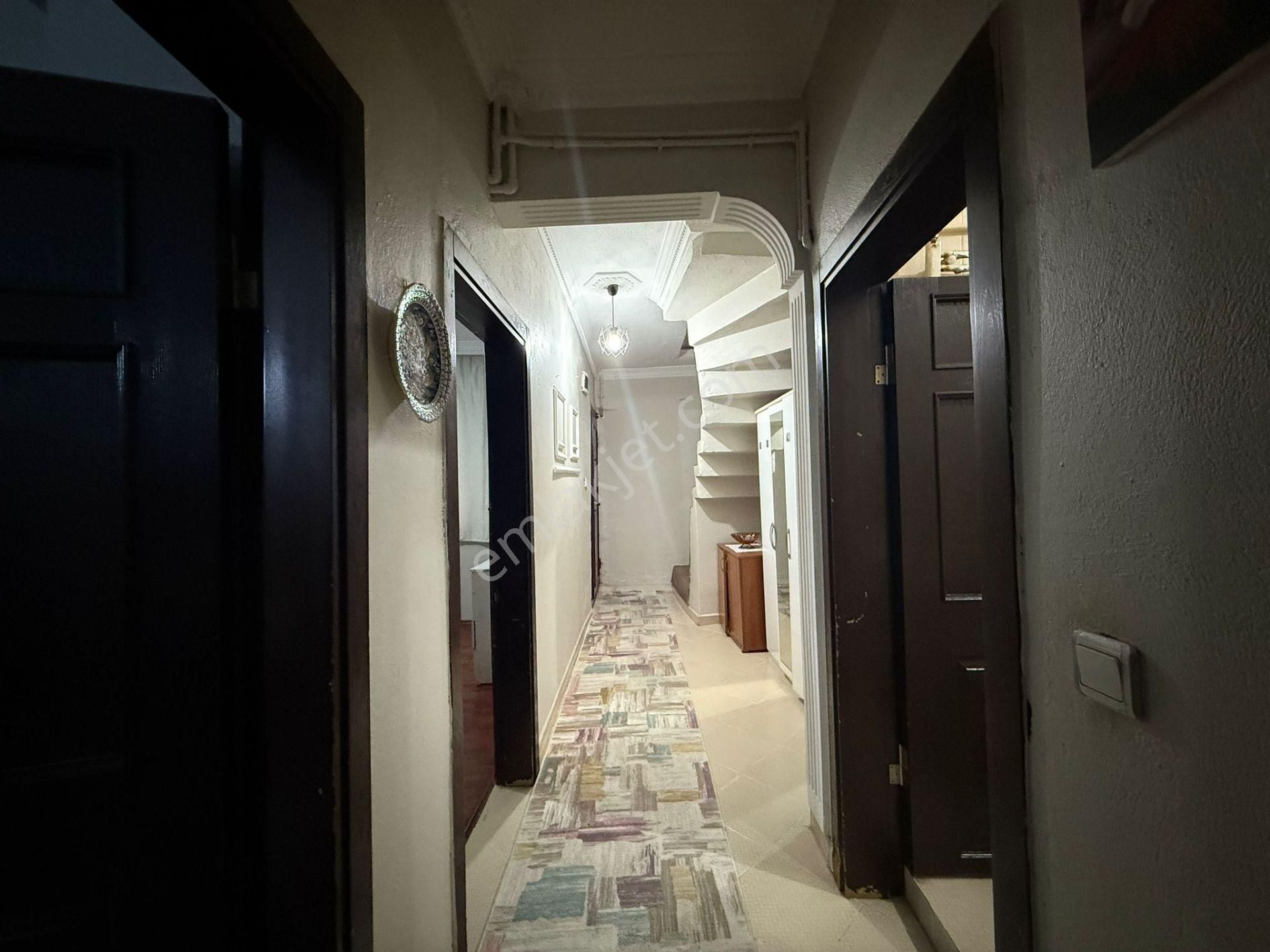 Satılık 4+1 Merkezi Konumlu Metro Ve Belediye Yanı 150m2 Dubleks Müstakil Ev - Görsel 6