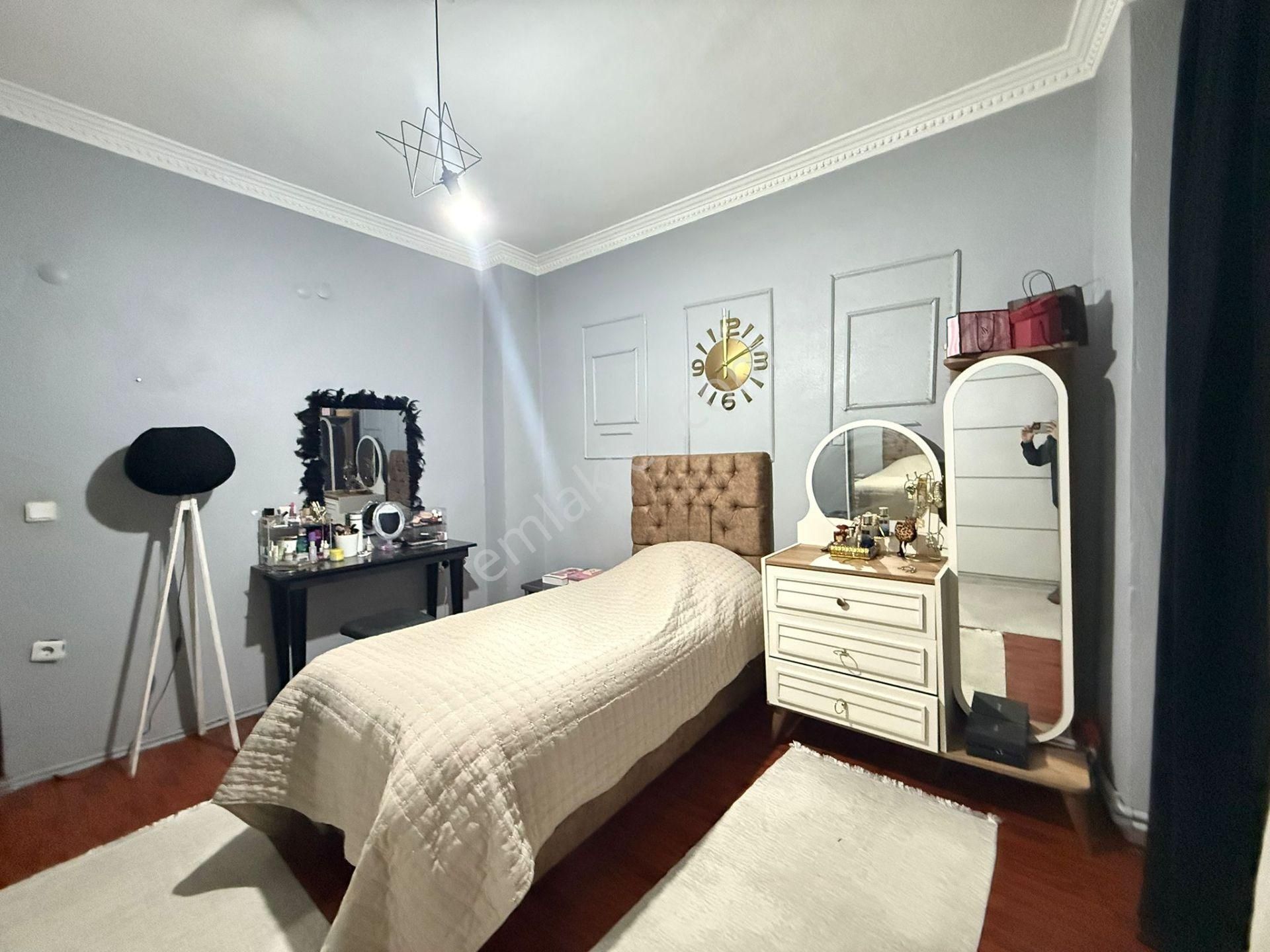 Satılık 4+1 Merkezi Konumlu Metro Ve Belediye Yanı 150m2 Dubleks Müstakil Ev - Görsel 4