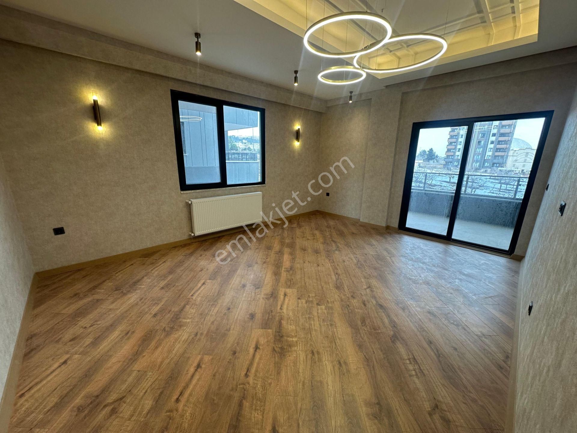 Akev Gayrimenkul'den Atakent Hisar Park Sitesi Lüks 3+1 Daire