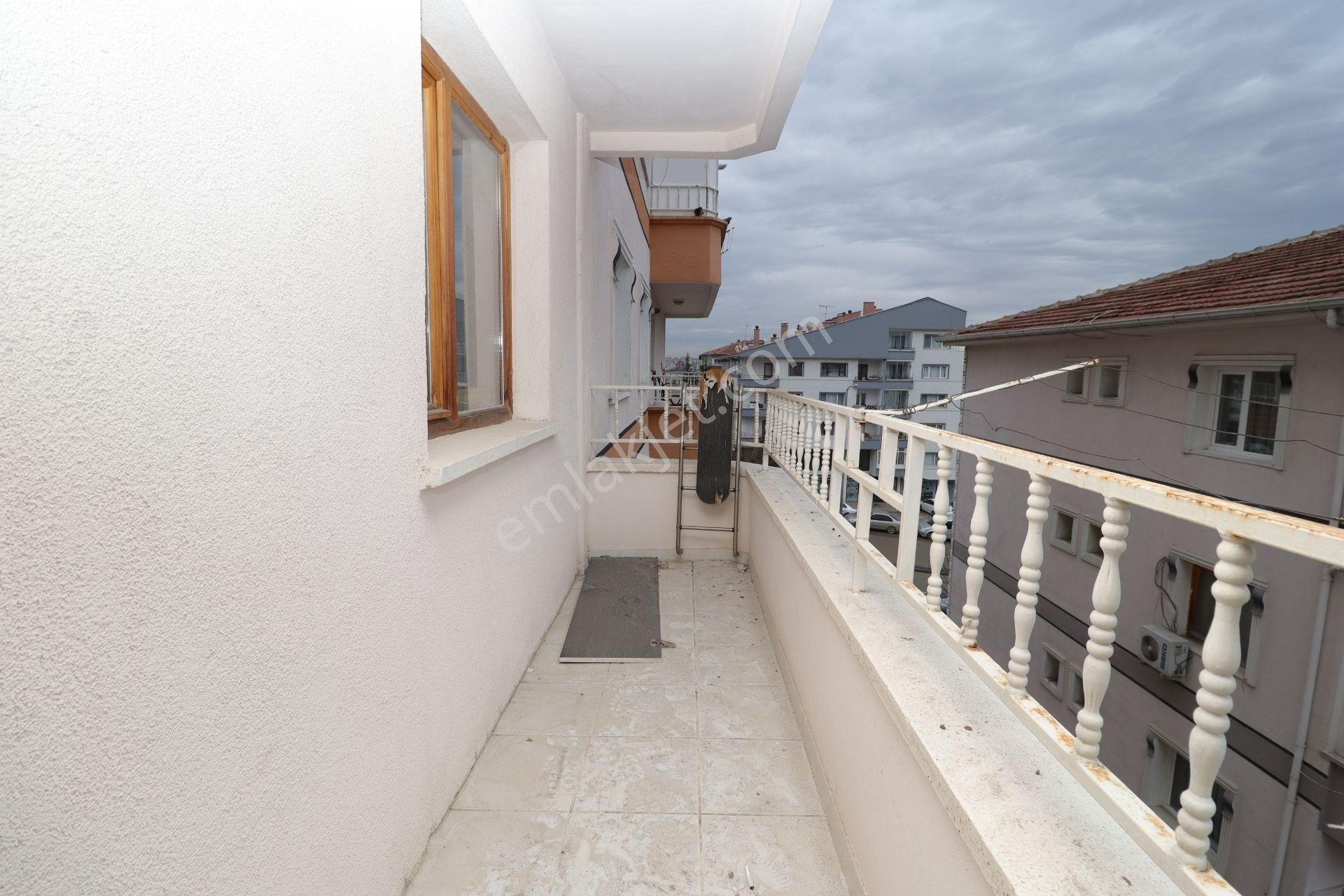 Akif'ten Etimesgut Elvan'da Önü Açık 3+1 Boş Üç Balkonlu Satılık Daire - Görsel 16