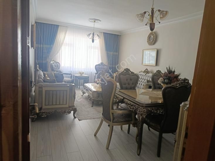 Fatih Işıklar Mahallesinde 3+1 Arakat Asansörlü Daire - Görsel 11