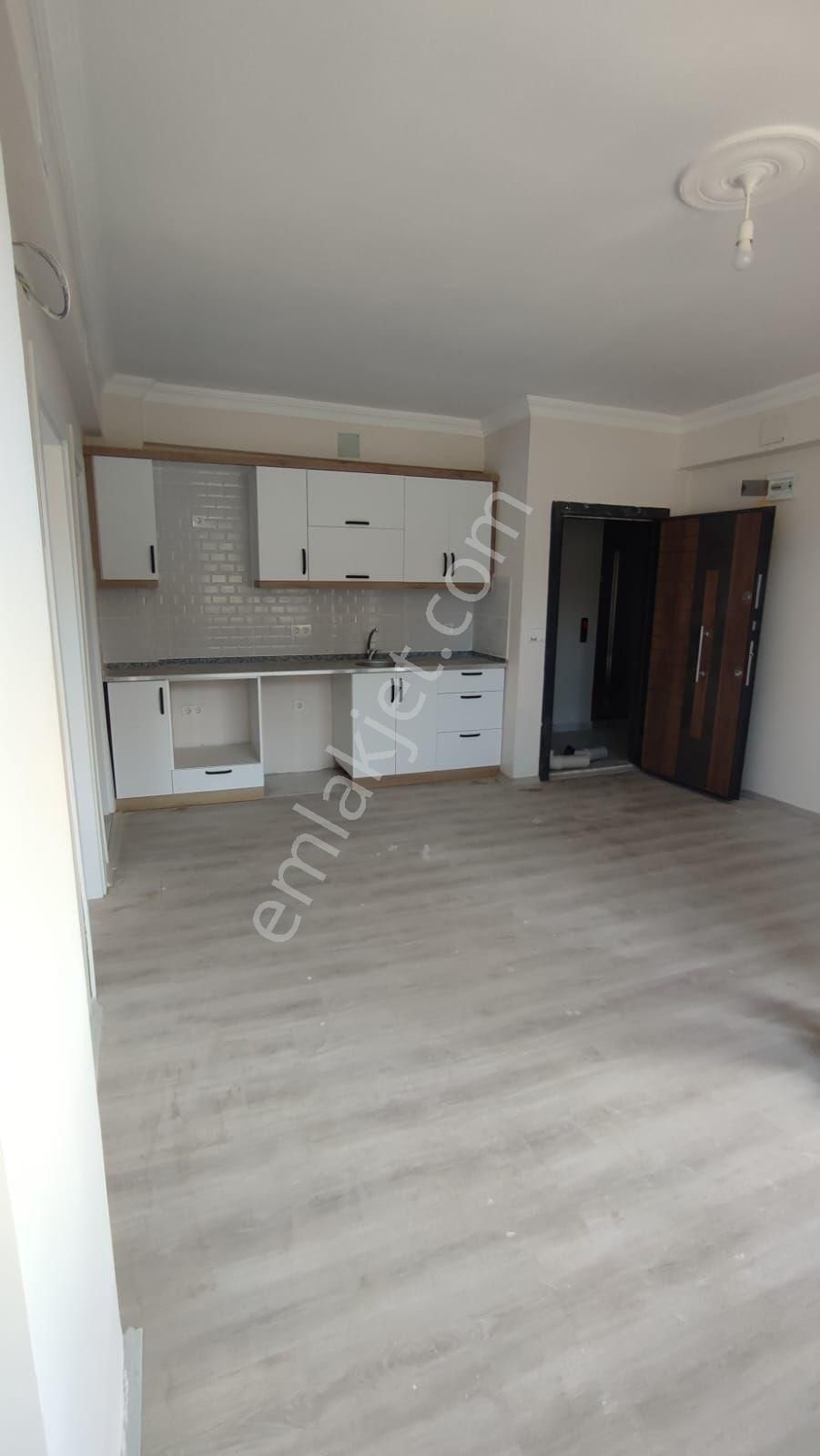 Havalimanı Güzergahında Acil Satılık 1+1