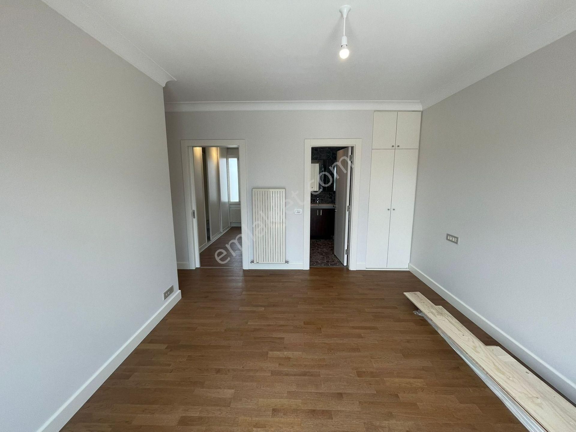 Caddebostan Da Katta Tek Muhteşem Konum Da Ebeveyn Banyolu Net 125m2 3+1 - Görsel 15